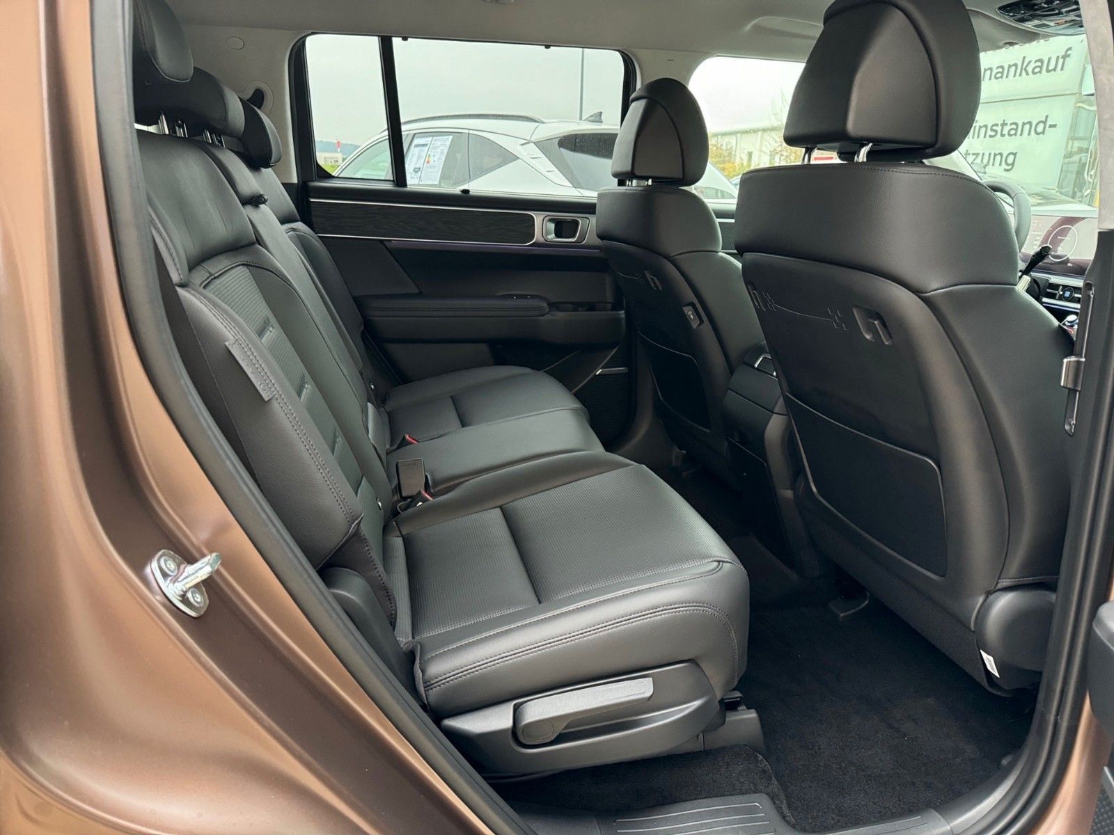 Hyundai Santa Fe 1.6 T-GDI PHEV 4WD Signature - Samsaru's Car Outlet