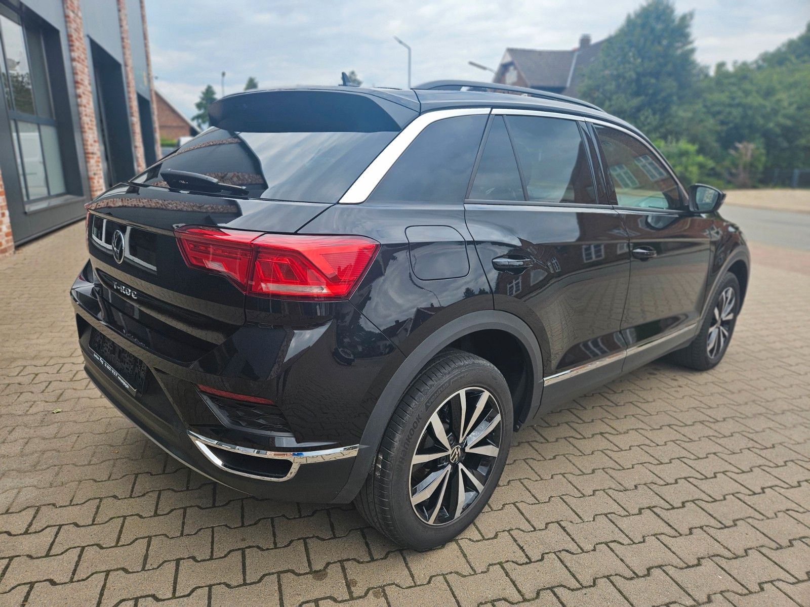 Volkswagen T-Roc 2.0 TDI Style" → "Volkswagen T-Roc 2.0 TDI Style - Samsaru's Car Outlet