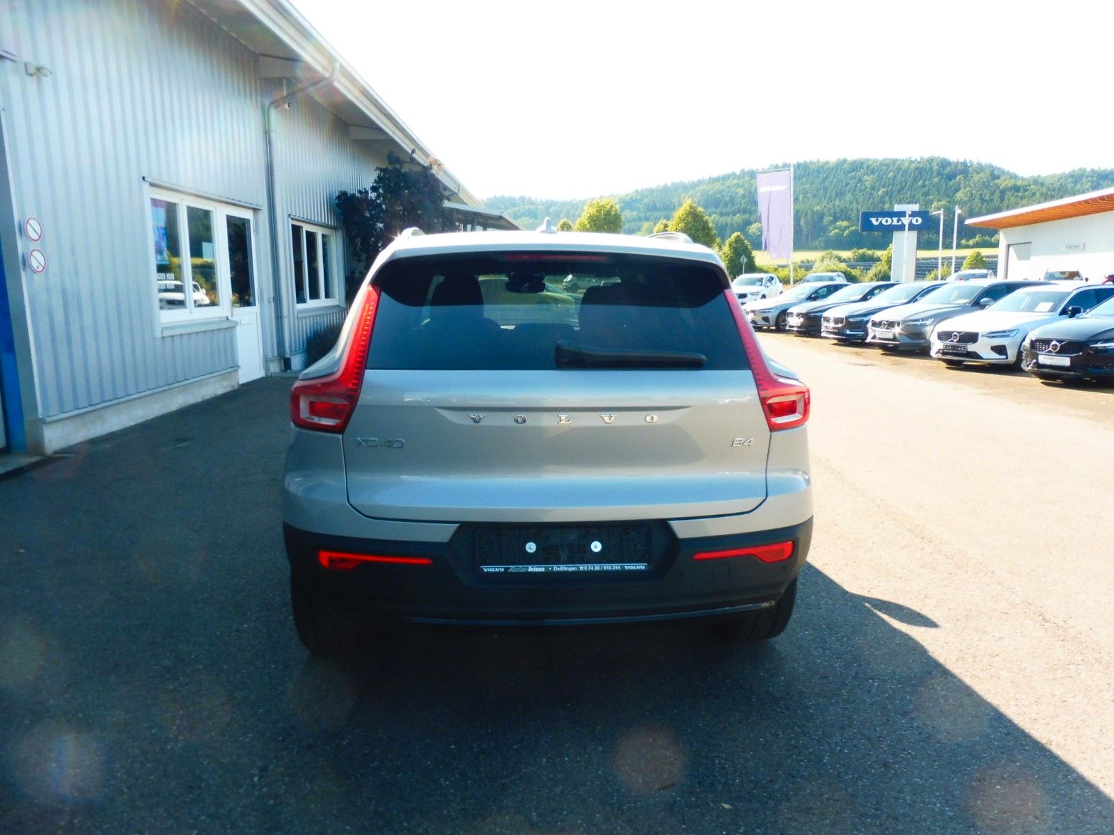 Volvo XC 40 B4 Plus Dark - Samsaru's Car Outlet