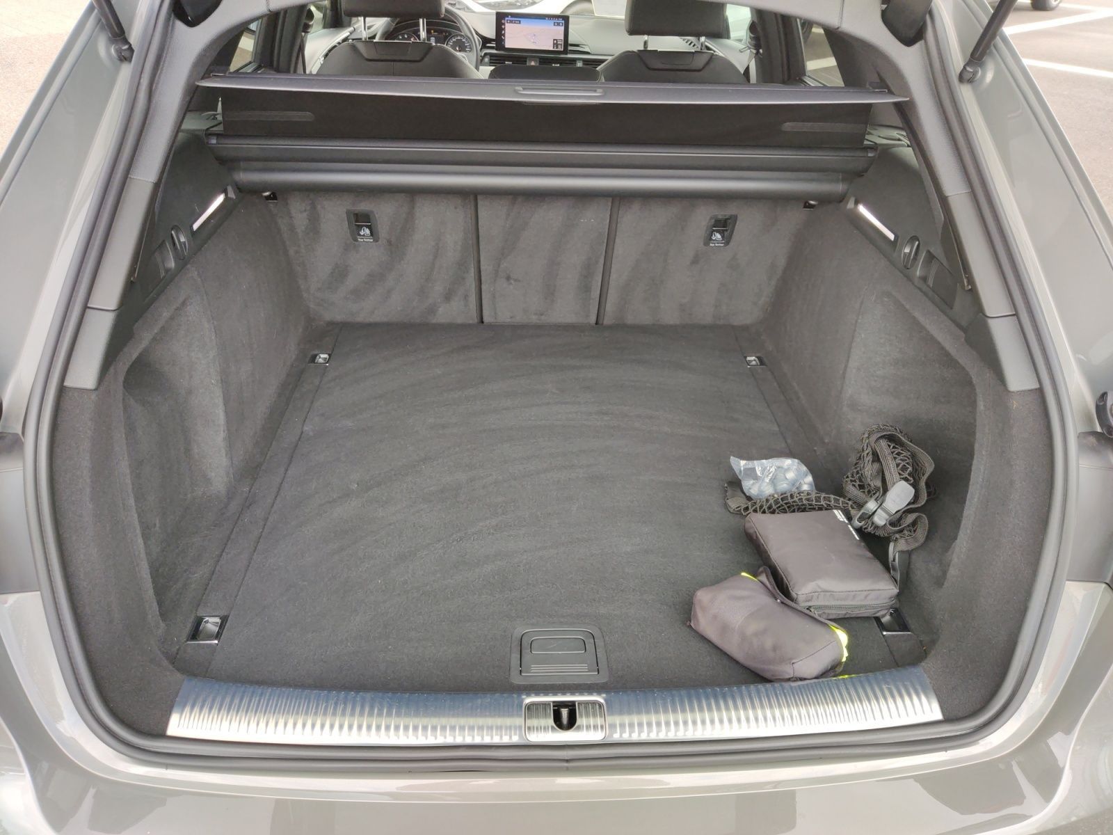 Audi A4 Avant 45 TFSI q. S-Tronic S-Line - Samsaru's Car Outlet