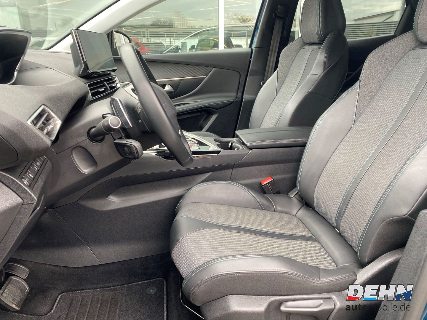Peugeot 3008 Hybrid 225 PHEV Allure Navi SHZ Kamera PDC