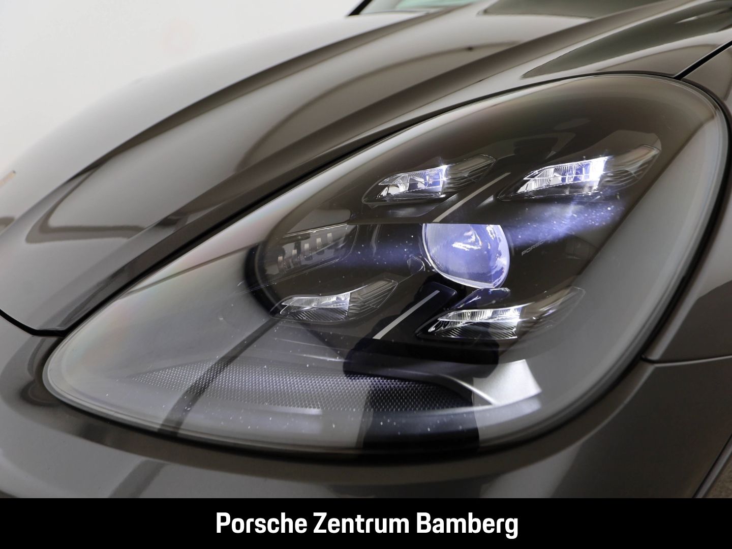 Porsche Cayenne Turbo/ Head-Up/ InnoDrive/ Massage/ Spor