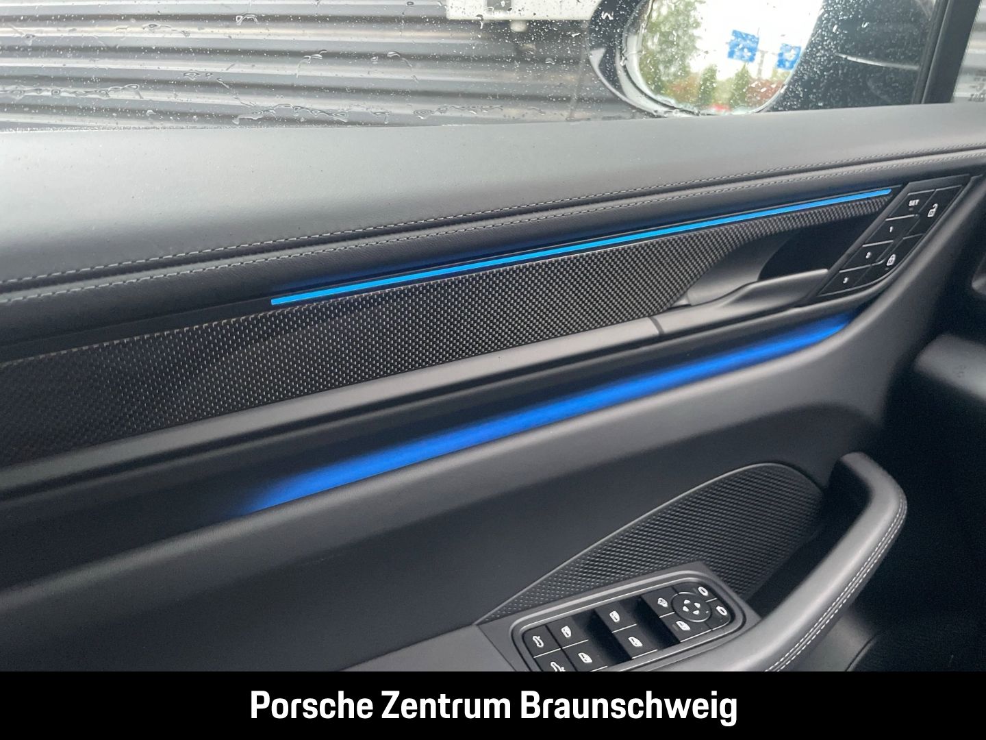Porsche Macan Turbo BOSE Luftfederung Panoramadach LED
