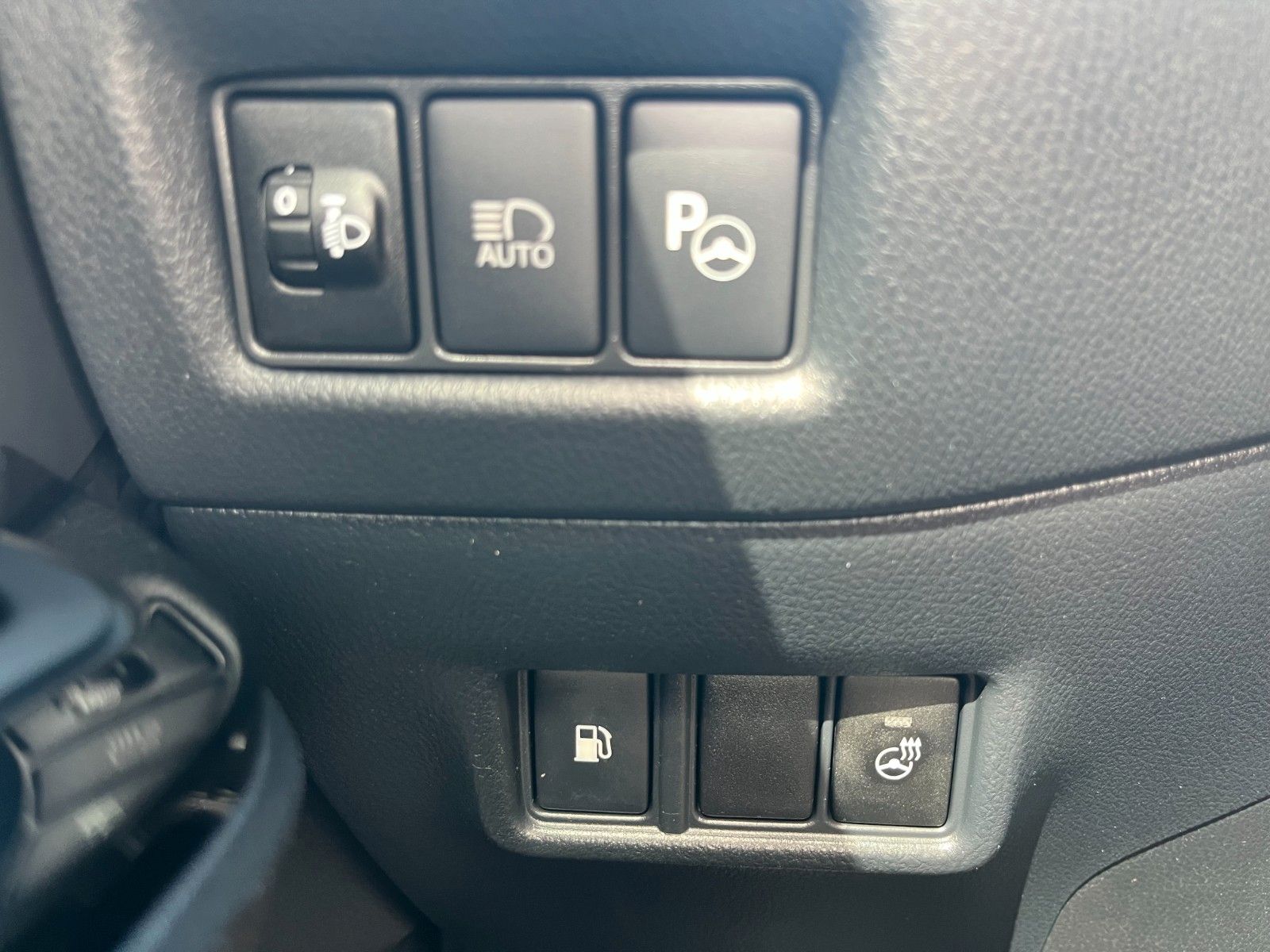 Toyota C-HR Hybrid Club - Samsaru's Car Outlet