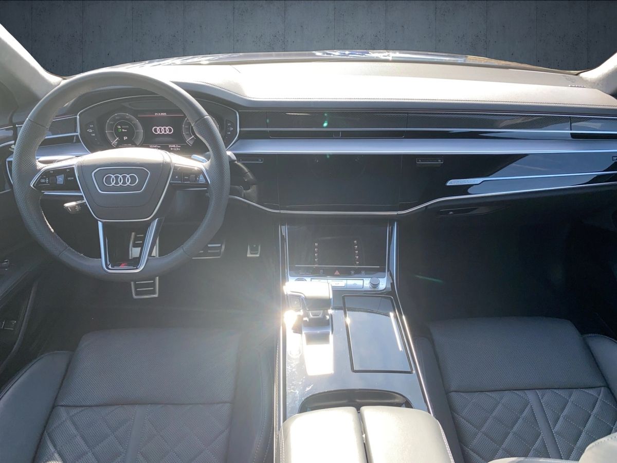 Audi A8 L 60 TFSI e qu. - Samsaru's Car Outlet