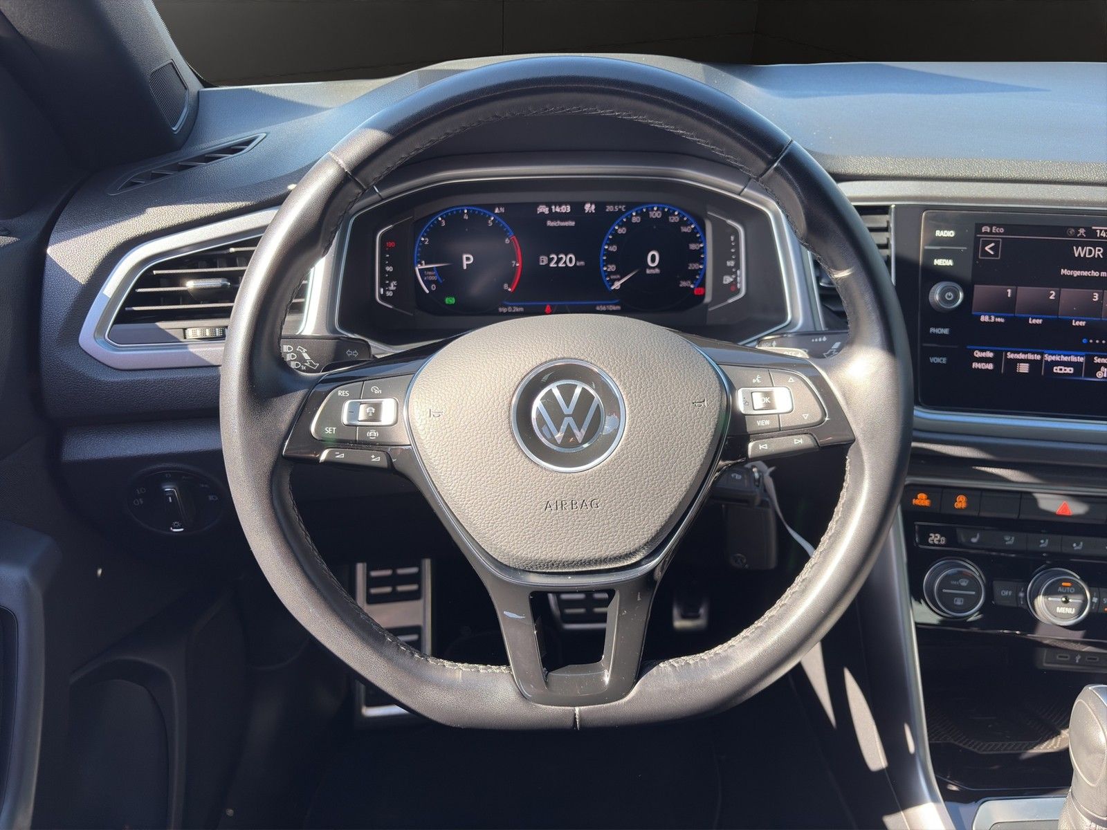 Volkswagen T-Roc 1.5 TSI Active DSG - Samsaru's Car Outlet