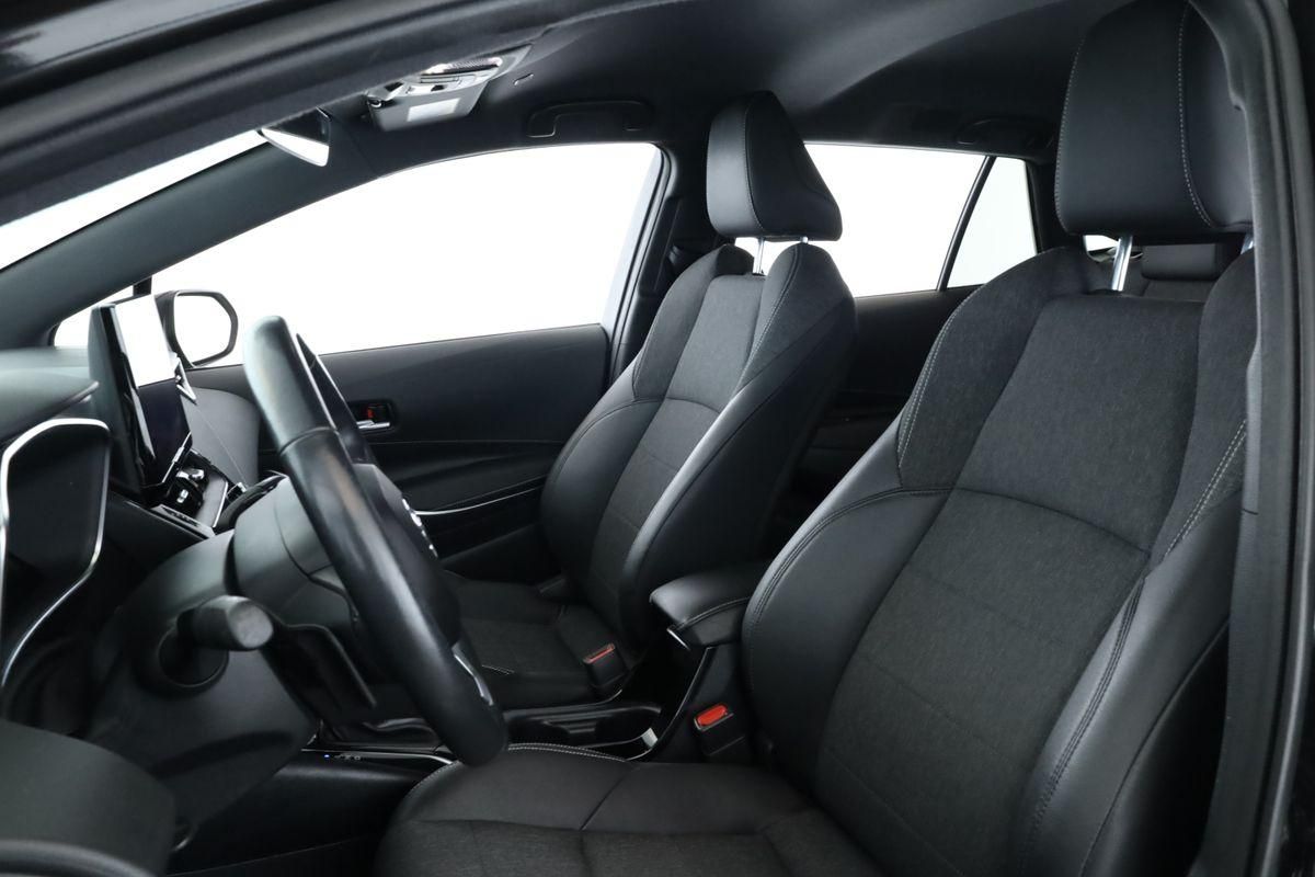 Toyota Corolla Touring Sports 2.0 CVT Team D Navi Kam