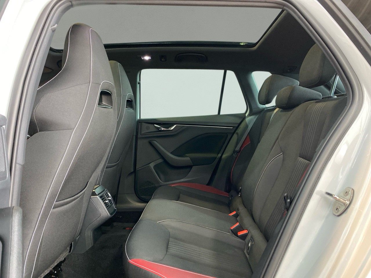 Skoda Kamiq Monte Carlo 1.5 TSI ACT - Samsaru's Car Outlet