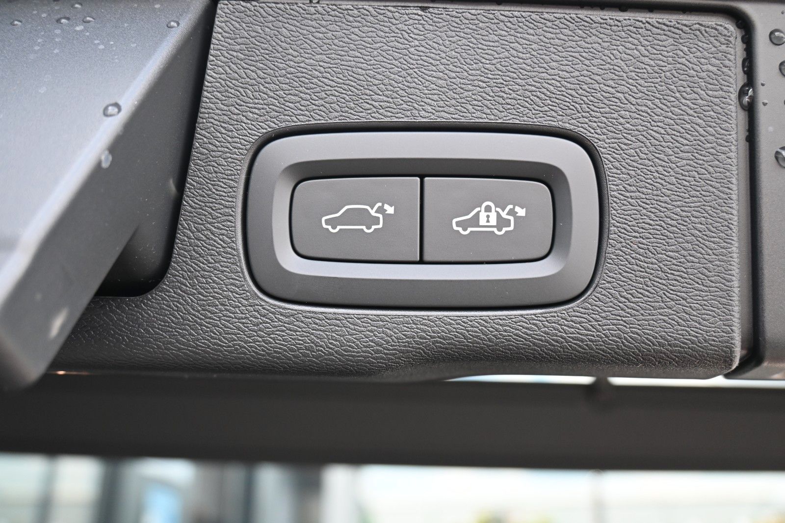 Volvo XC60 B5B AWD Ultra Dark*360°*H/K*AHK*HUD*ACC