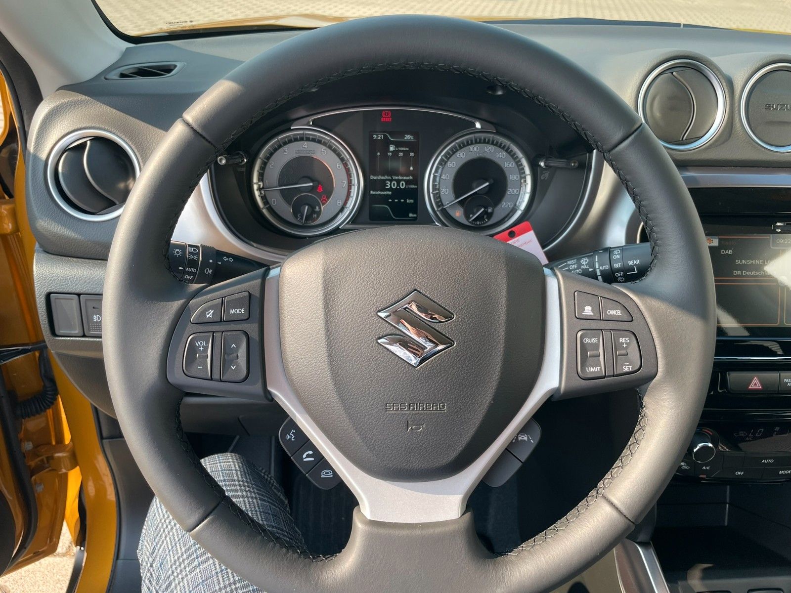 Suzuki Vitara 1.5 Hybrid Comfort - Samsaru's Car Outlet