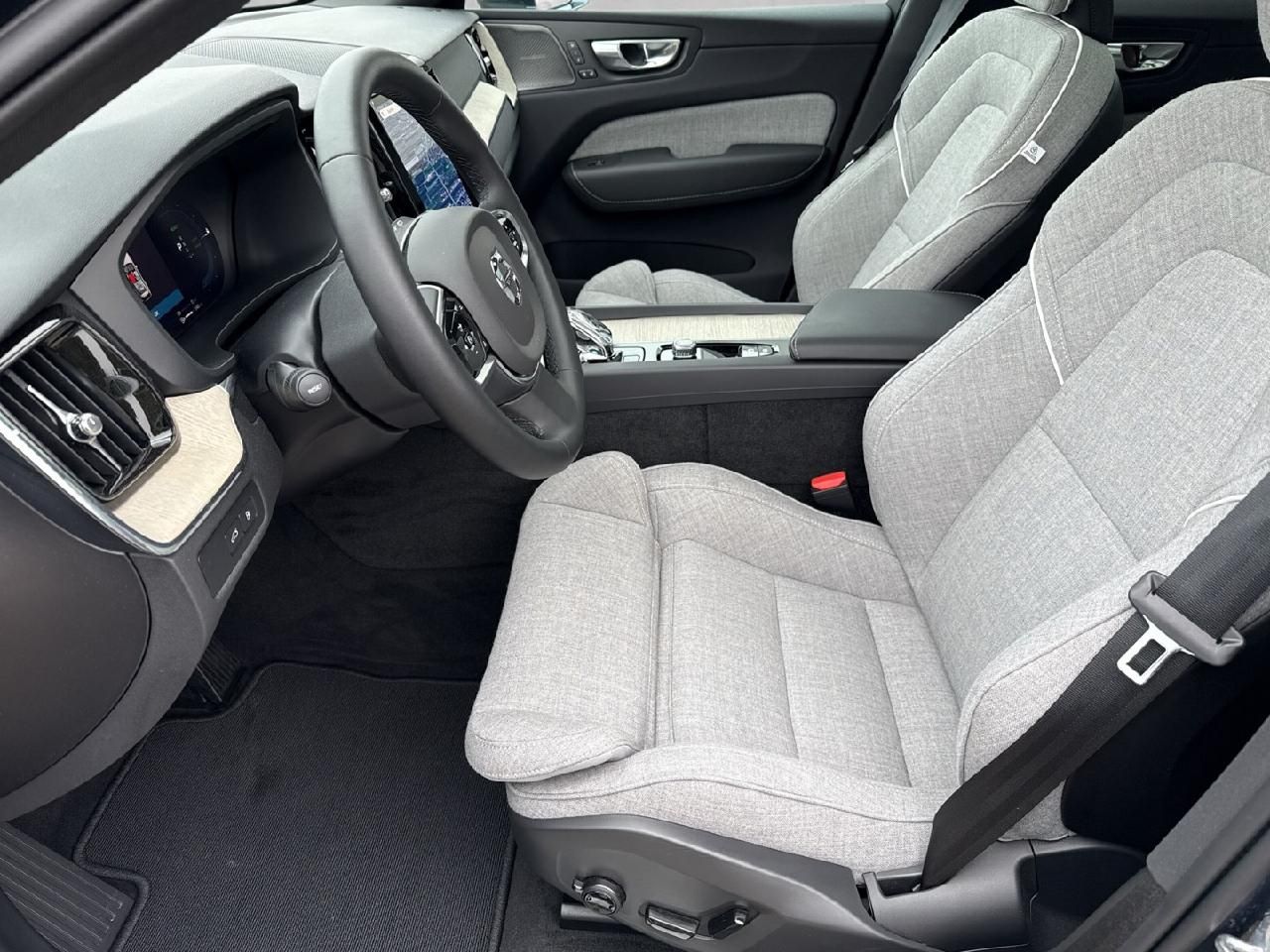 Volvo XC60 Plus Bright Recharge Plug-In Hybrid AWD