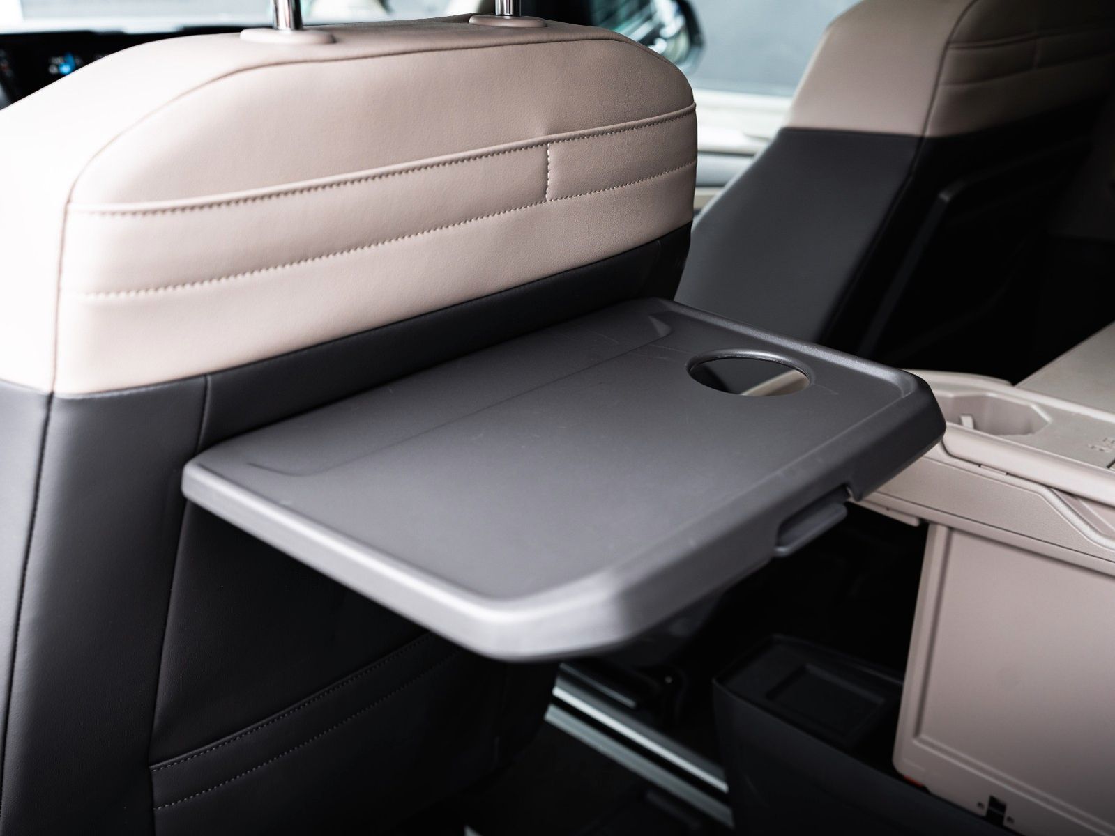 Volkswagen T7 Multivan LANG 100% VOLL TSDHZG LEDER PANO