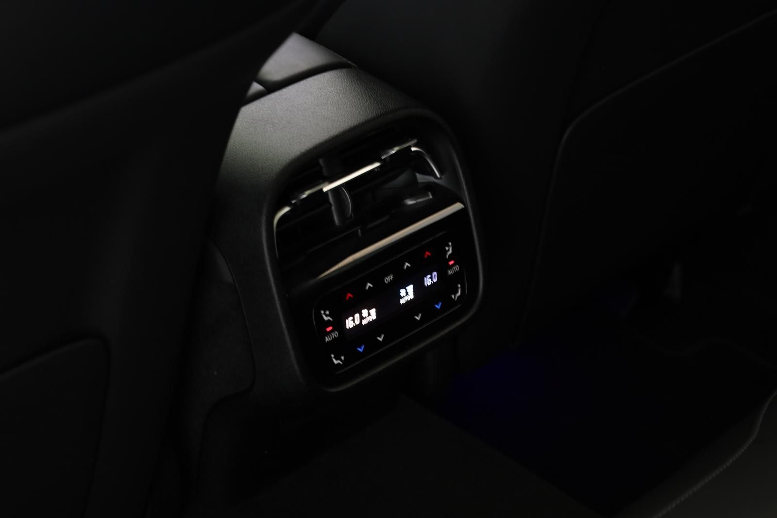 Mercedes-Benz E 450 d T 4M AMG Premium+ DIGITAL Pano STHZ AHK