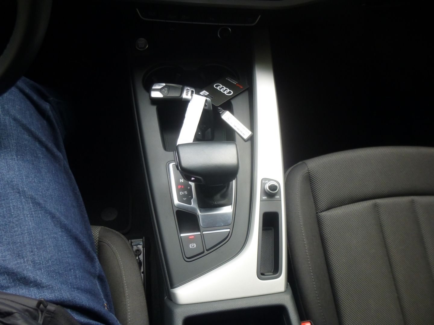 Audi A4 Avant 30 TDI advanced - Samsaru's Car Outlet
