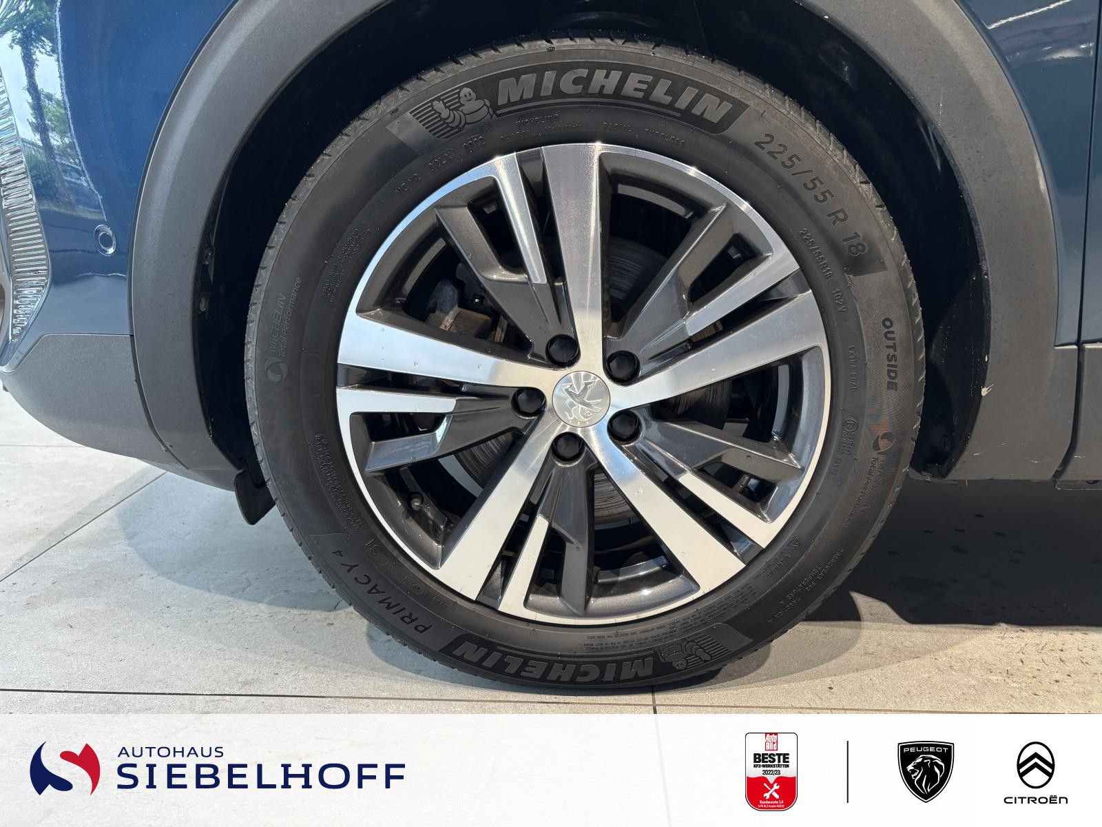 Peugeot 3008 Roadtrip HYBRID 225 e-EAT8