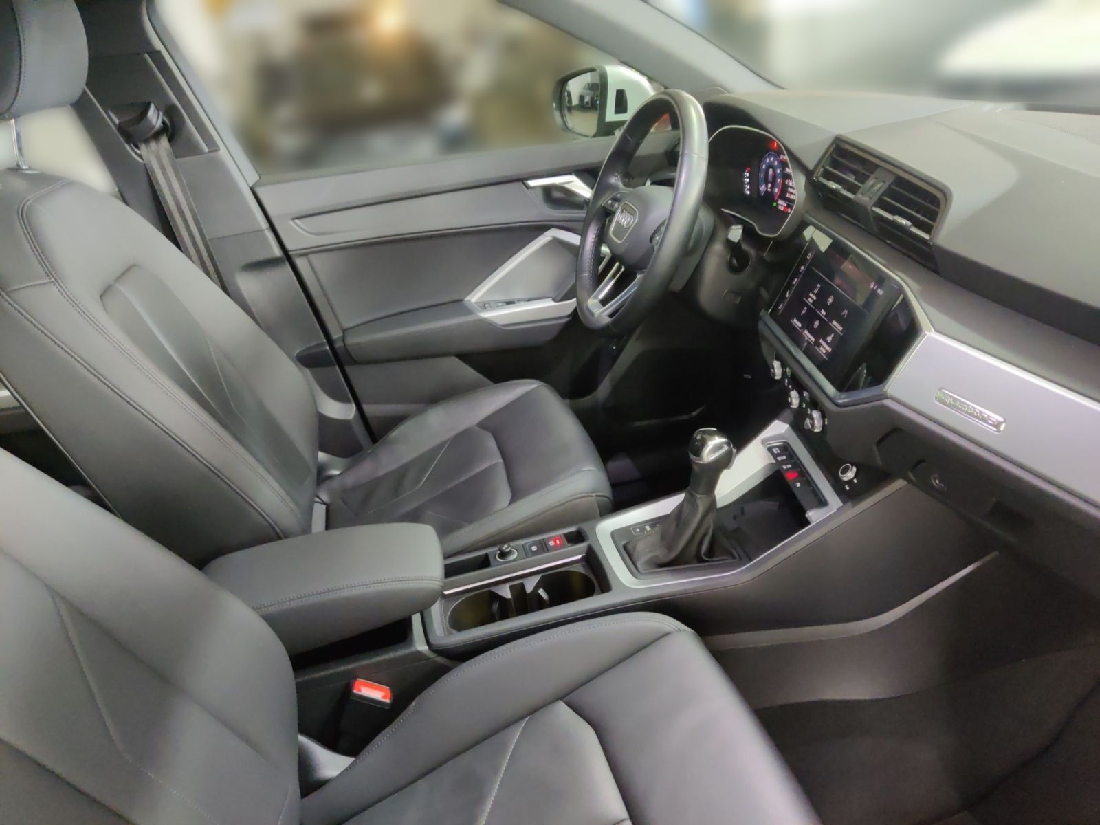 Audi Q3 45 TFSI quattro advanced - Samsaru's Car Outlet