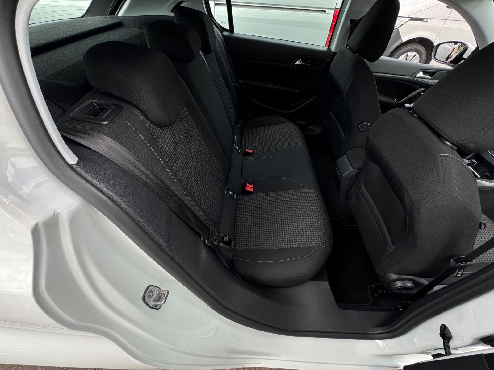 Peugeot 308 Active Pack - Samsaru's Car Outlet