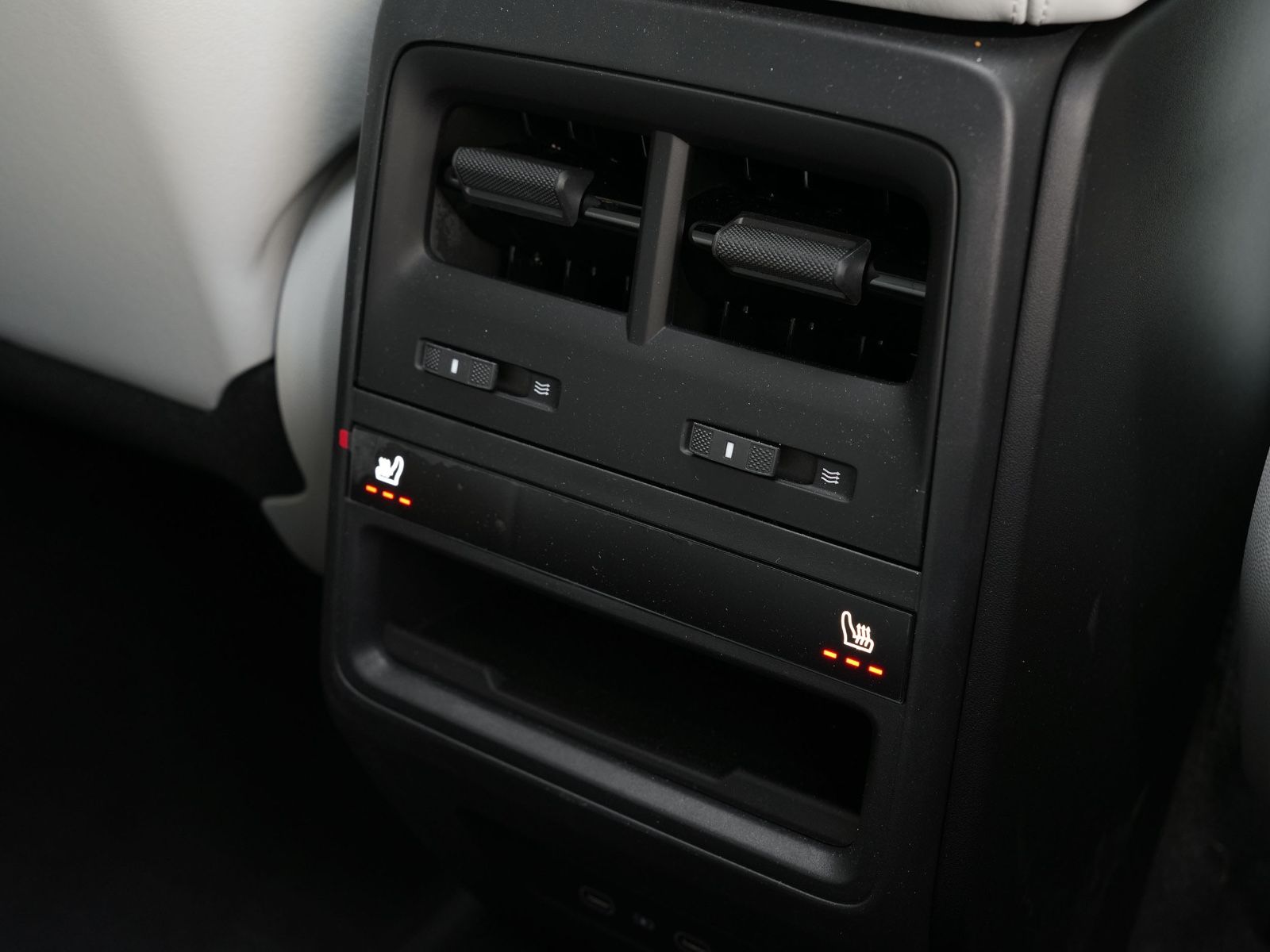 Porsche Macan 4 - Samsaru's Car Outlet