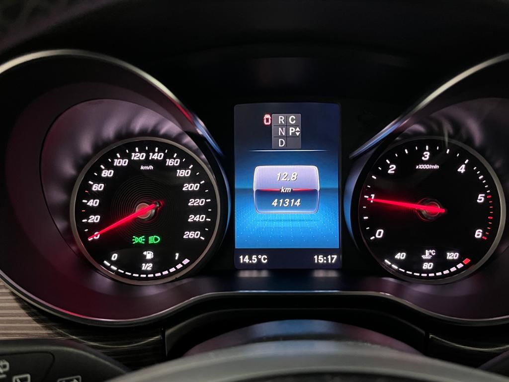 Mercedes-Benz V 300d XL Avantgarde - Samsaru's Car Outlet