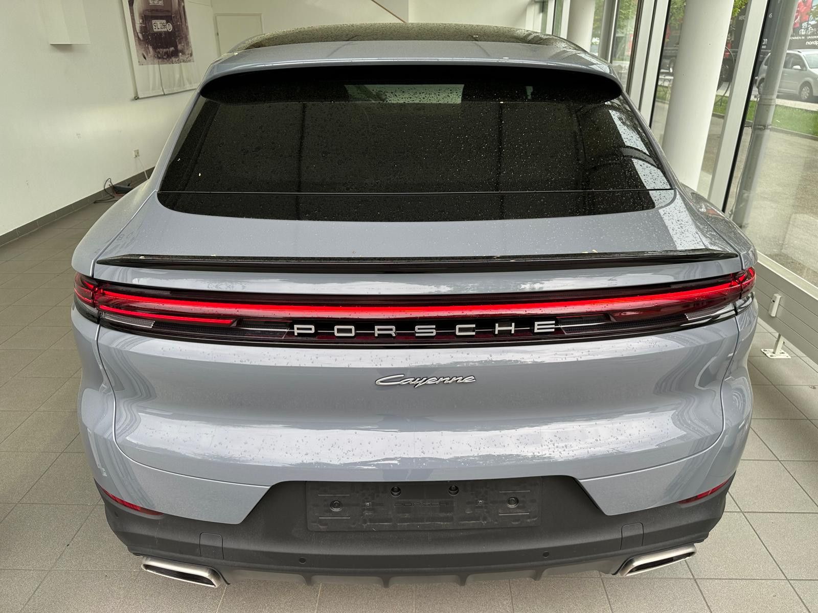Porsche Cayenne Coupe Hybrid Facelift/gr-rot/14W/Mtx/21