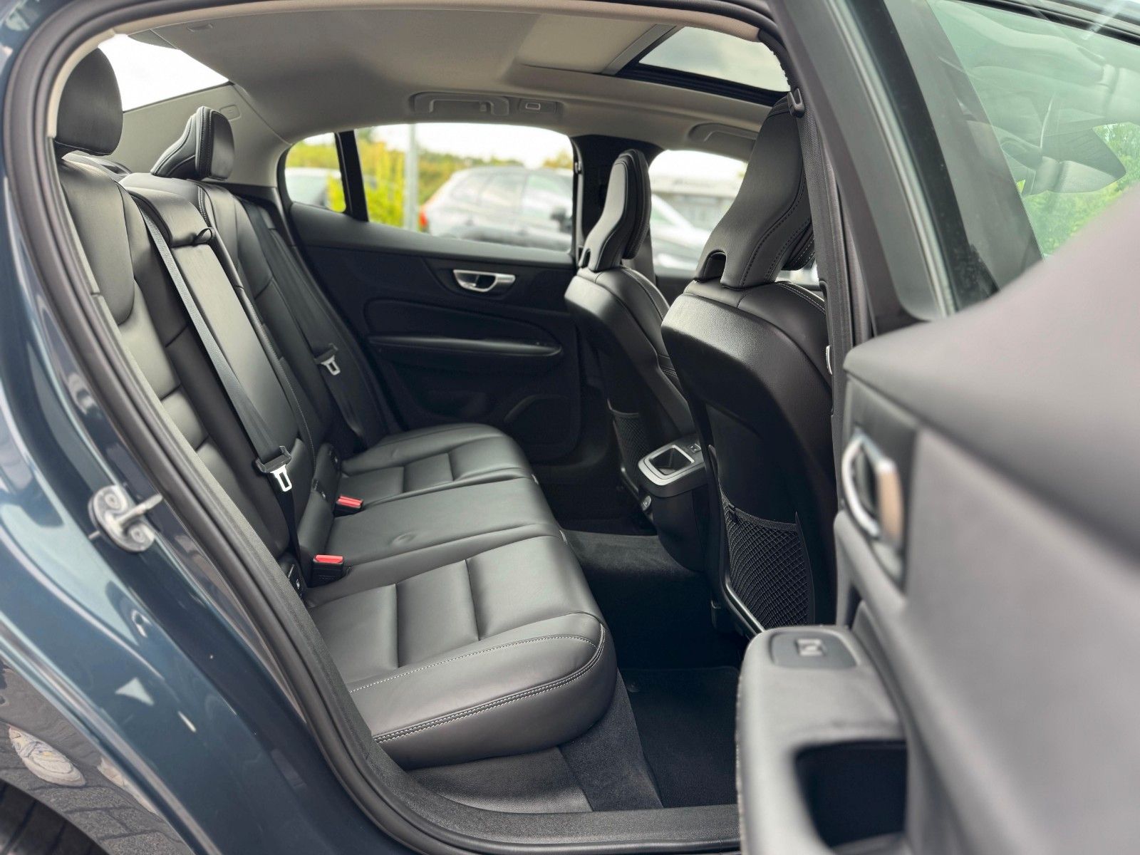 Volvo S60 B4 DKG PLUS DARK - Sthzg - 360 - Pano - 20"