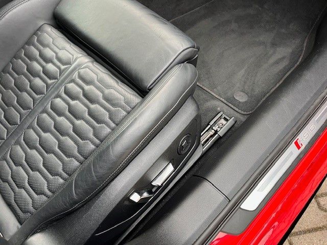 Audi RS6 RS 6 Avant 4.0 TFSI quattro RS Essentials Pa