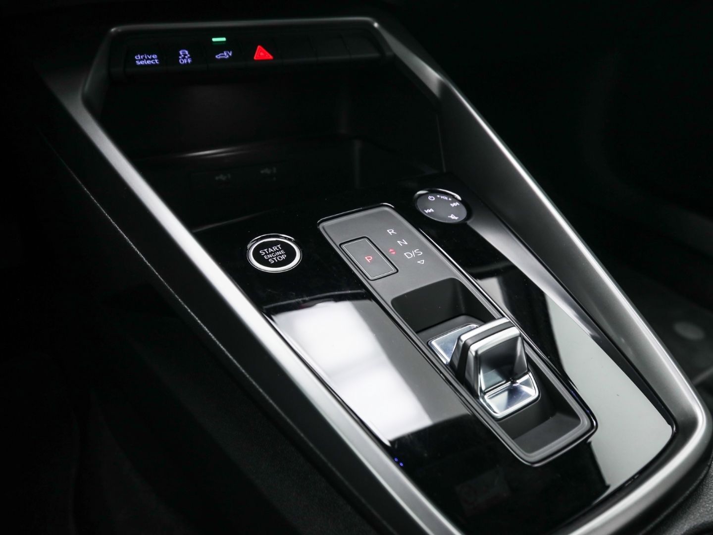 Audi A3 Sportback 40 TFSI e Advanced AHK Navi