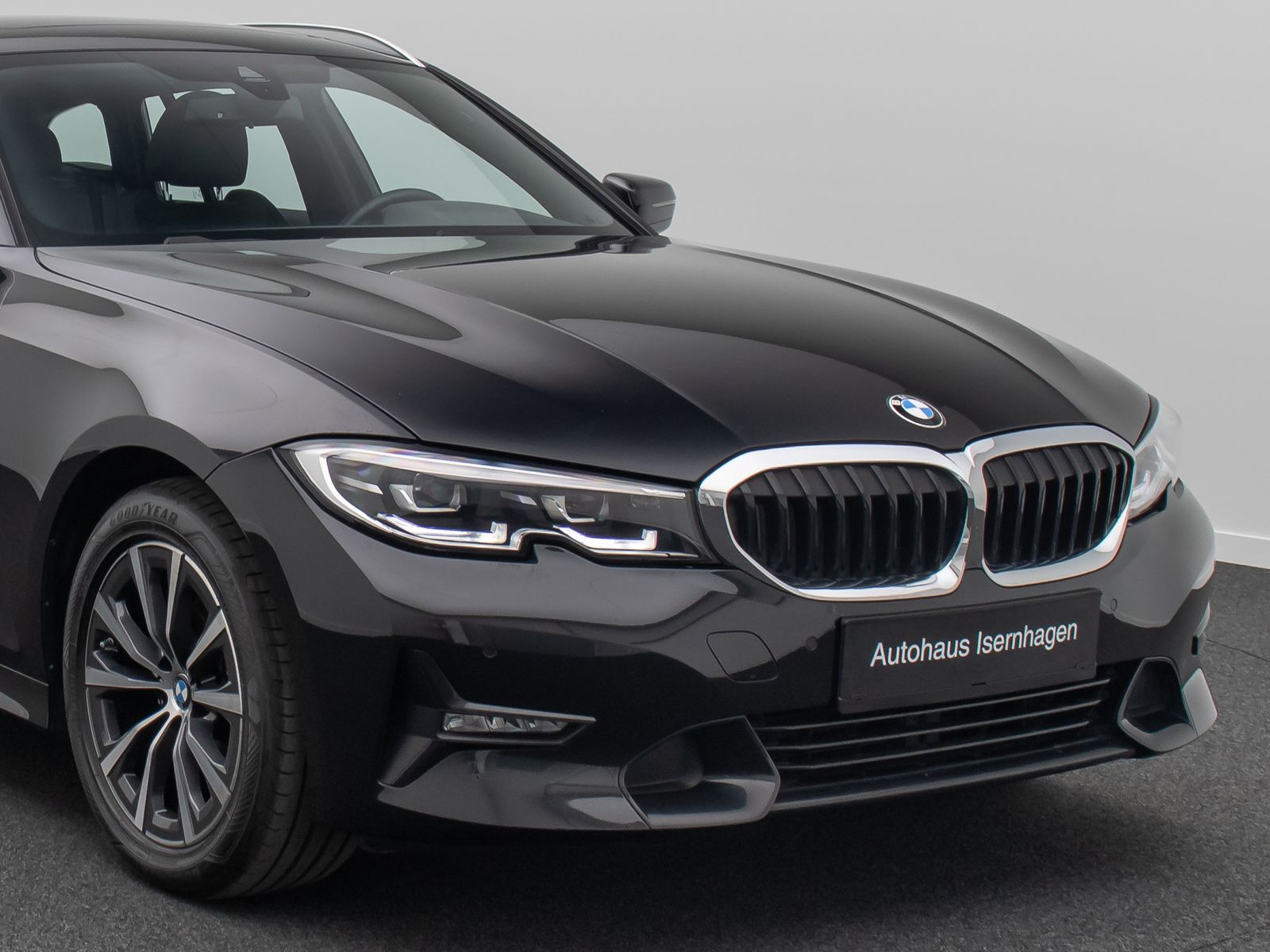 BMW 320d Sport Line - Samsaru's Car Outlet