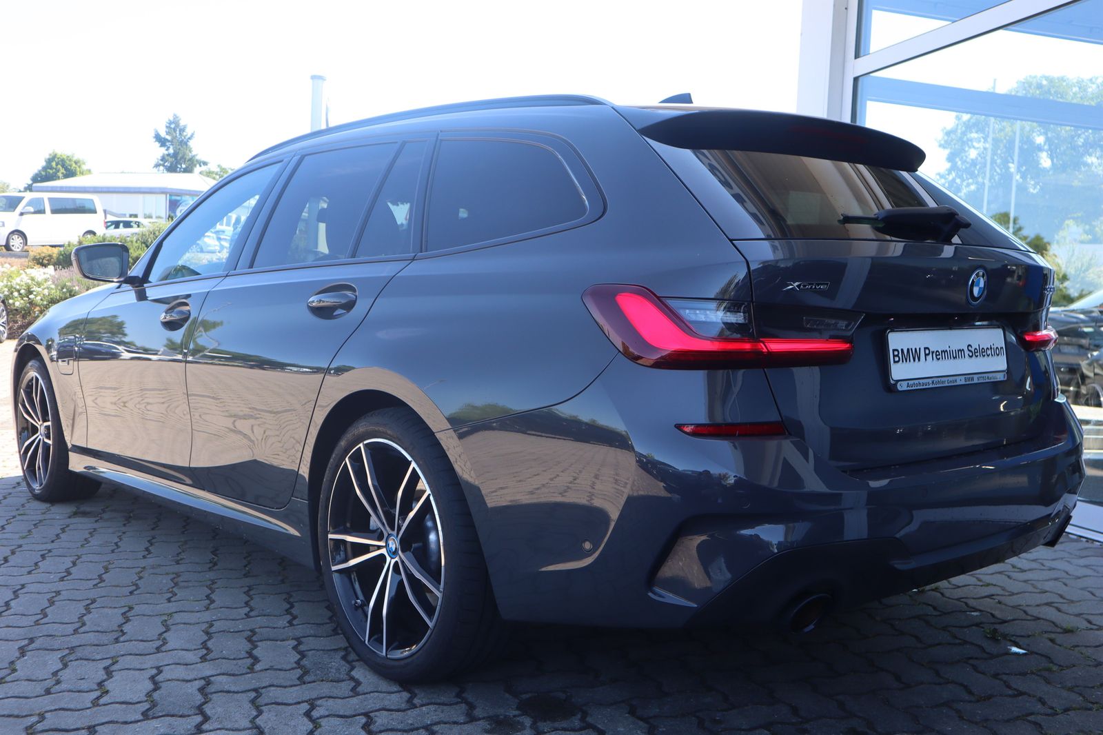 BMW 330e xDrive Touring M Sport - Samsaru's Car Outlet