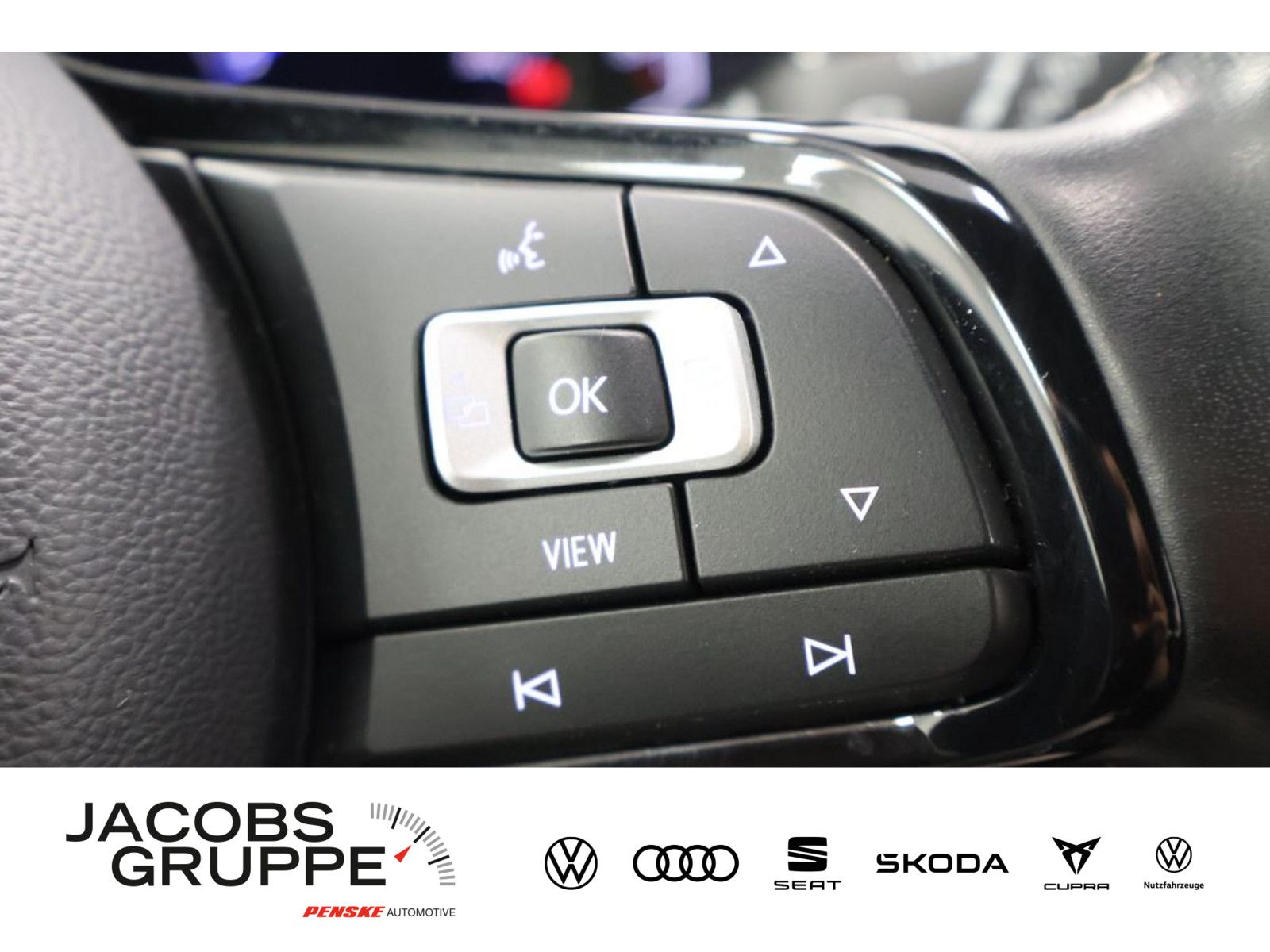 Volkswagen T-Roc 2.0 TSI 4M R - Samsaru's Car Outlet