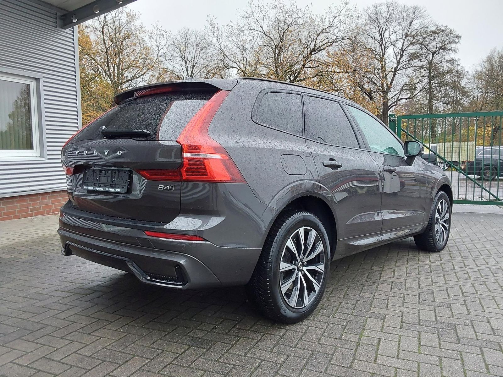 Volvo XC60 B4 D AWD Plus Dark AHK/ACC/LED/SHZ/PDC/N...
