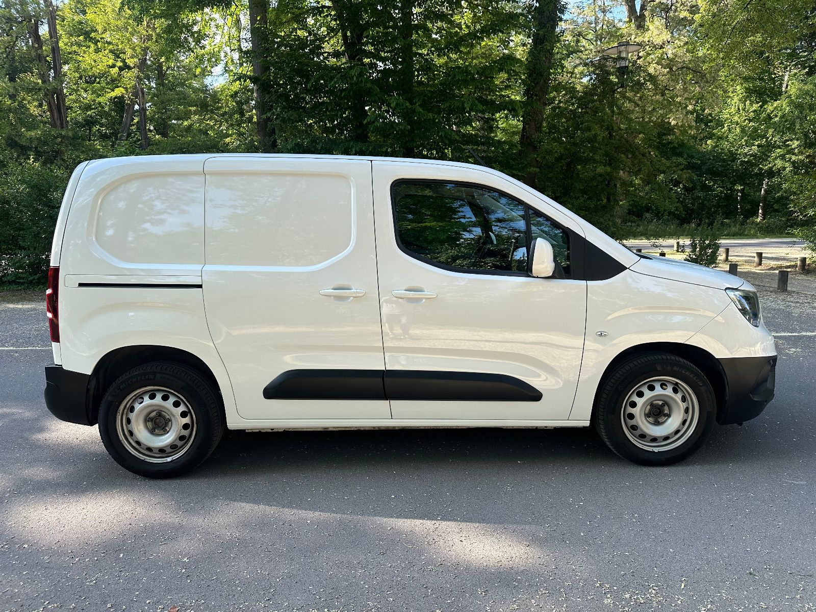 Opel Combo E Cargo Edition - Samsaru's Car Outlet