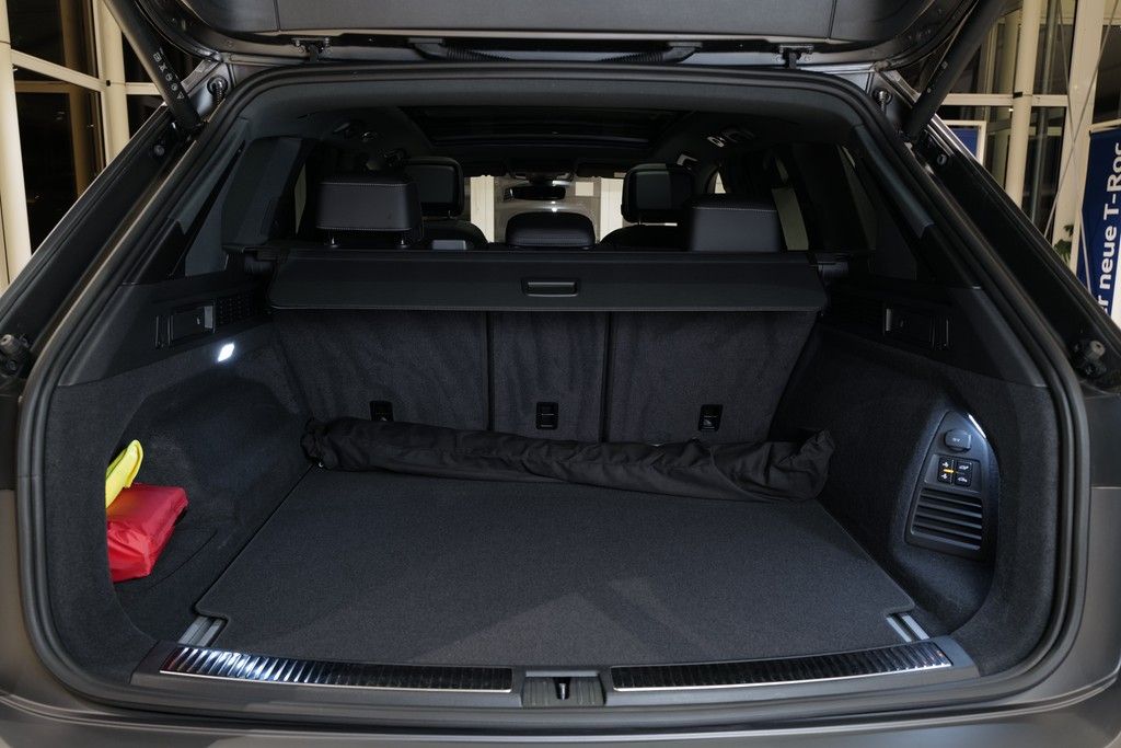 Volkswagen Touareg 3.0TDI R-Line Nachtsicht Dynaudio StdHz