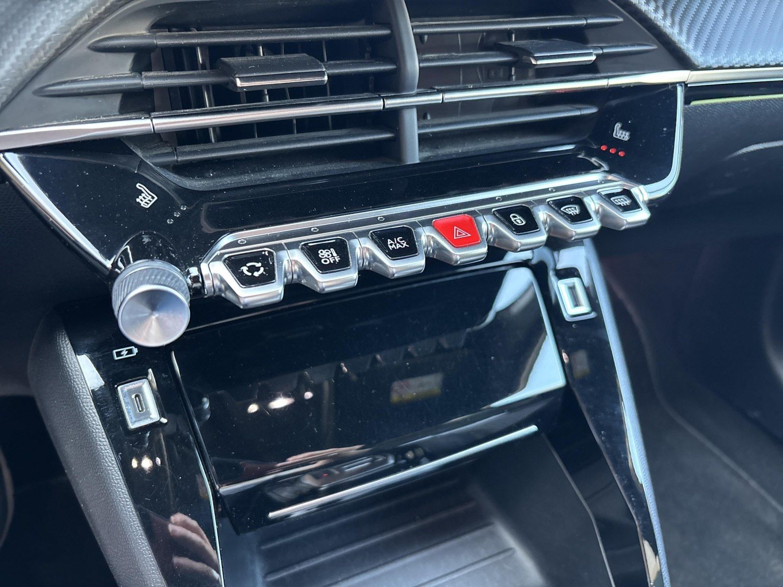 Peugeot 208 1.2 Pure Tech 100 GT - Samsaru's Car Outlet