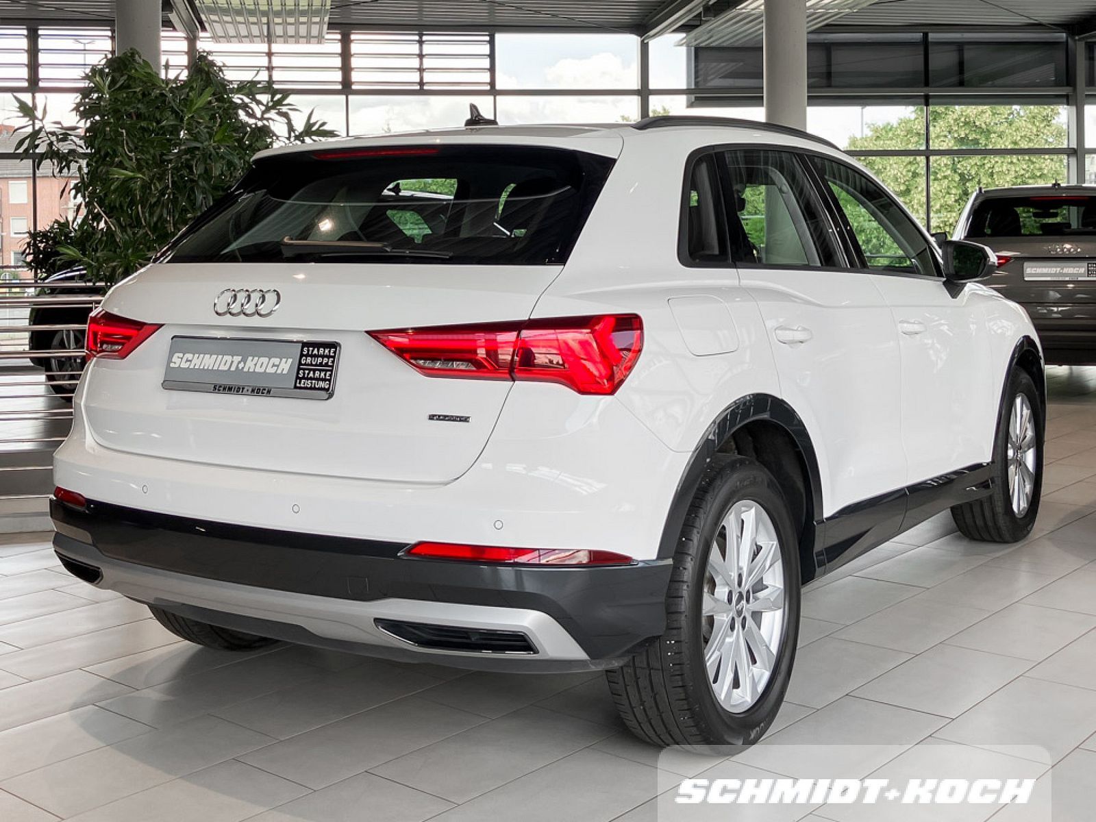 Audi Q3 40 2.0 TFSI S-Tronic quattro advanced - Samsaru's Car Outlet