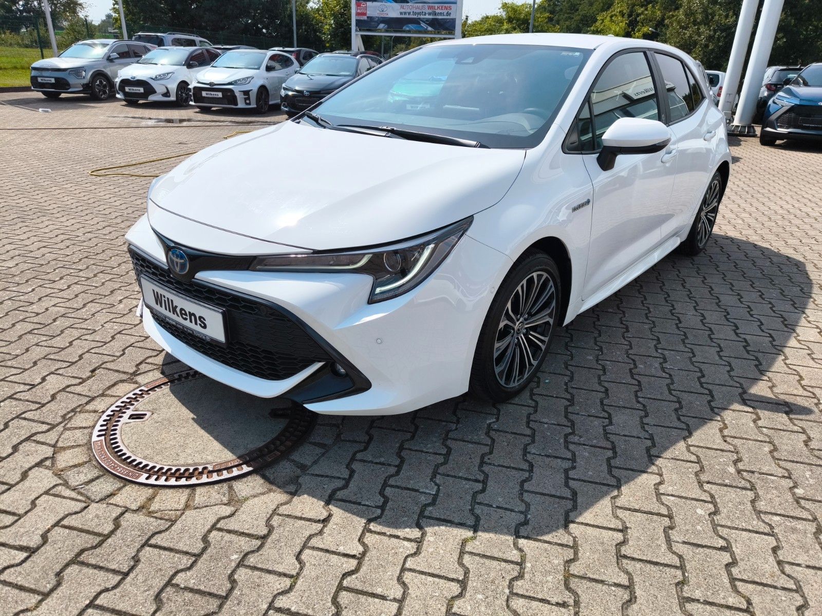 Toyota Corolla Hybrid - Samsaru's Car Outlet