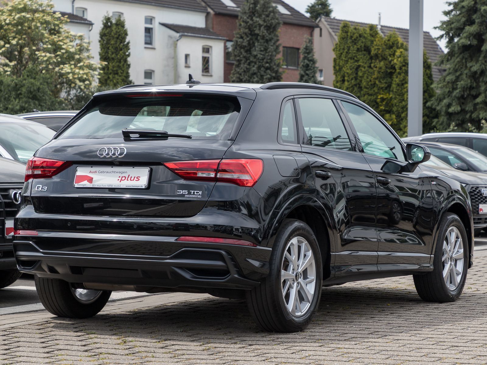 Audi Q3 35 TDI Q S LINE - Samsaru's Car Outlet