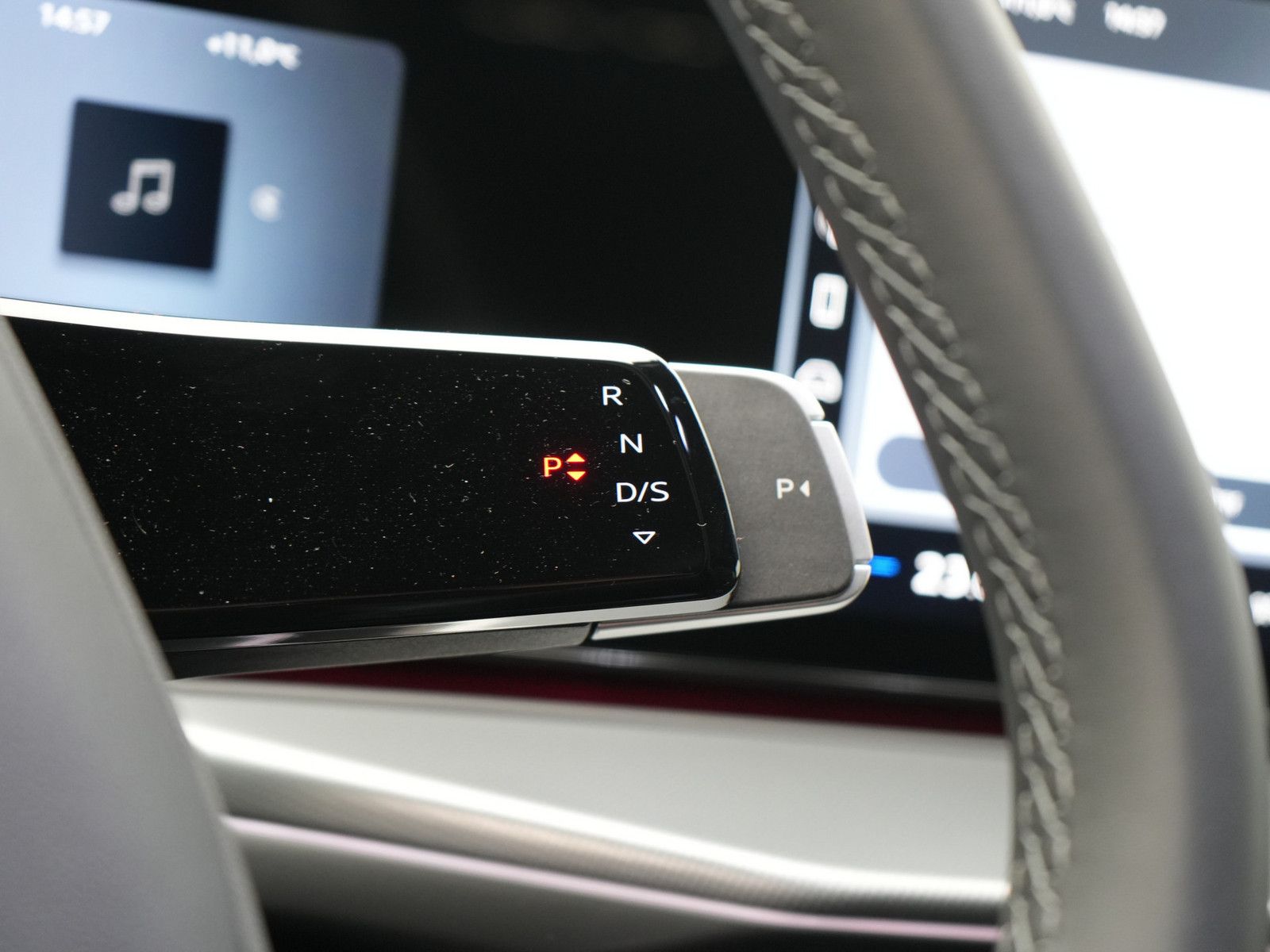 Audi Q3 S tronic S line MATRIX AHK PANO HUD SONOS NAV