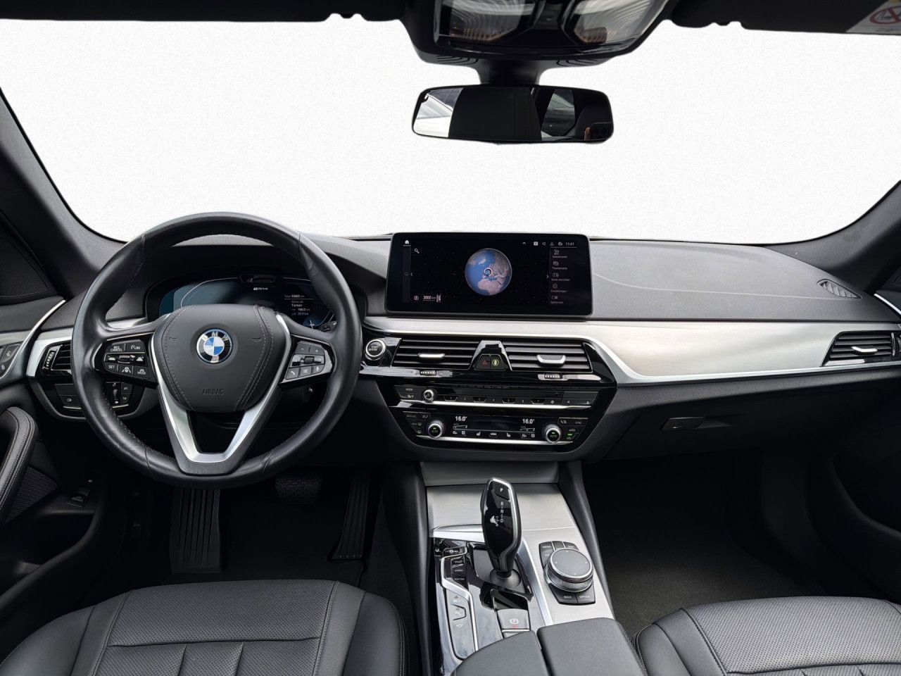 BMW 530e xDrive Tour Pano AHK AdLED St&Go 360° HiFi