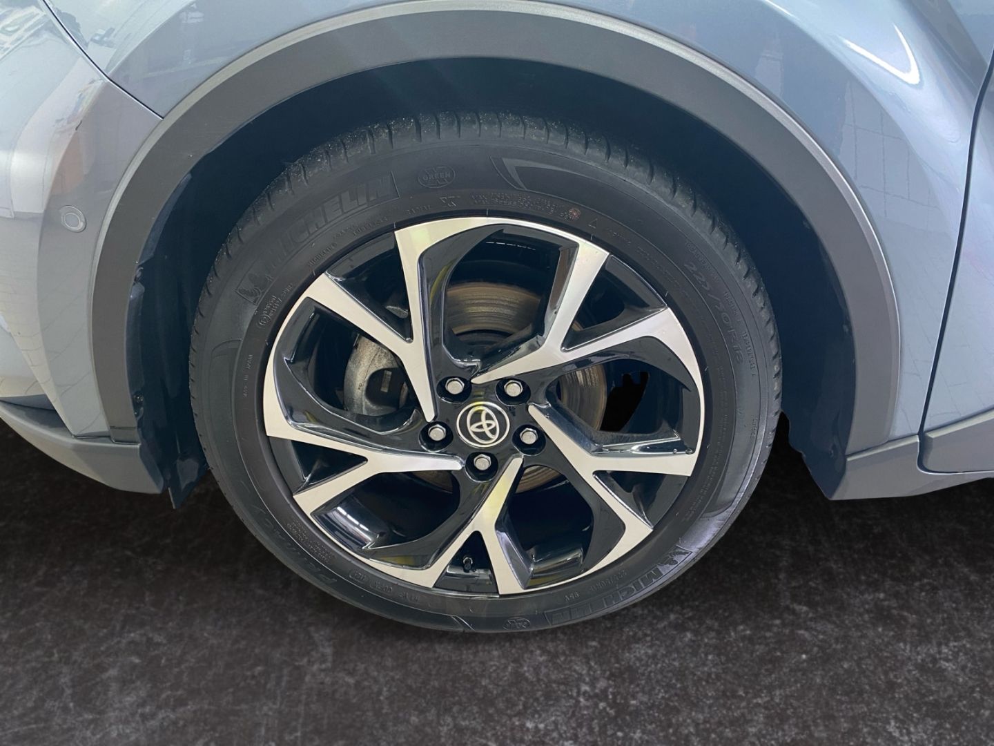 Toyota C-HR 2.0 Hybrid - Samsaru's Car Outlet