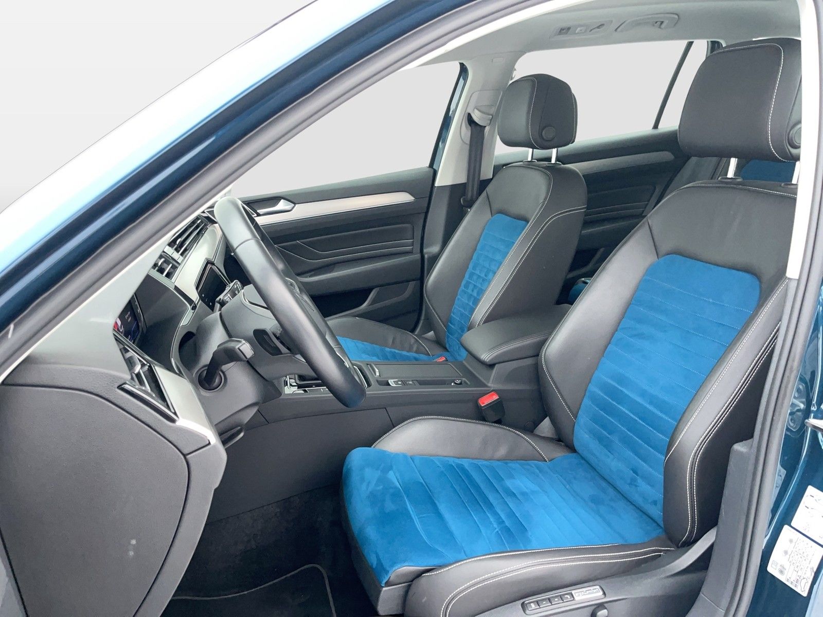 Volkswagen Passat Variant 2.0 TDI Elegance 4M NP: 73.874