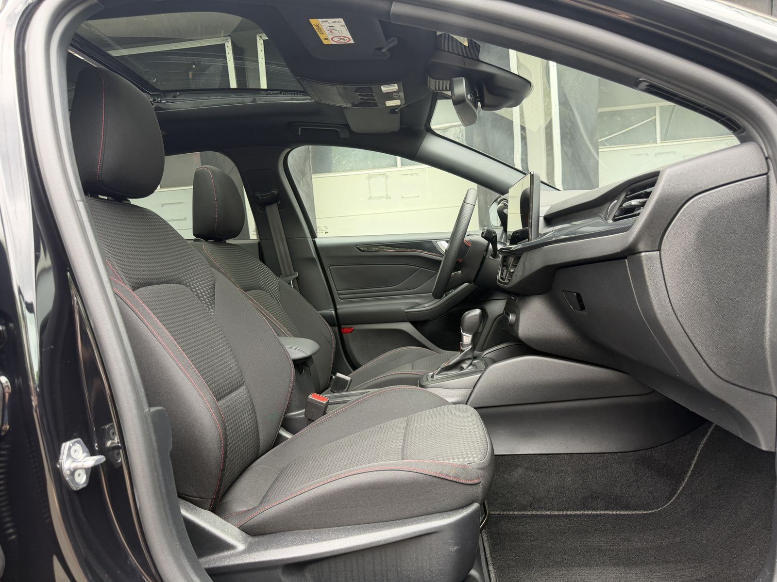 Ford Focus ST-Line LED Navi ACC-Tempomat Pano Kamera