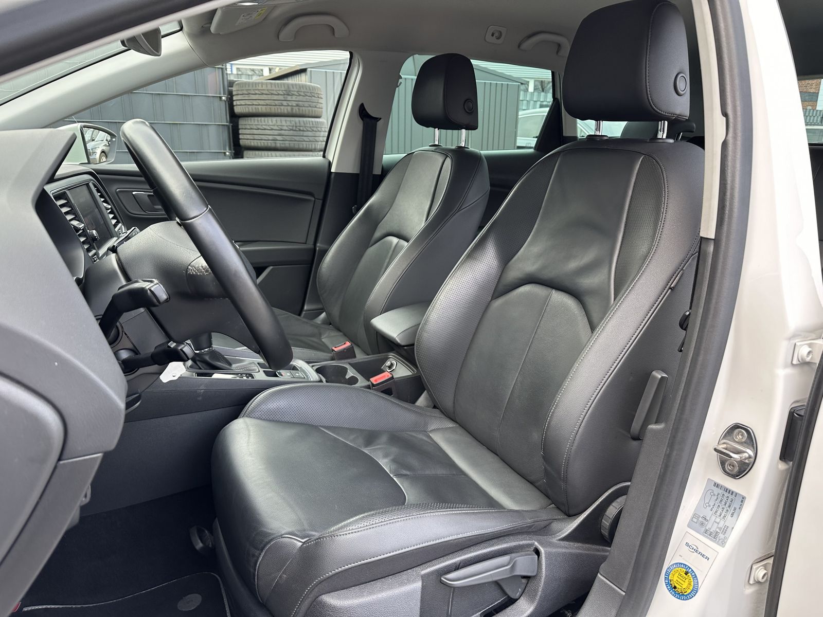 Seat Leon SpB 2.0 TDI DSG Style - Samsaru's Car Outlet