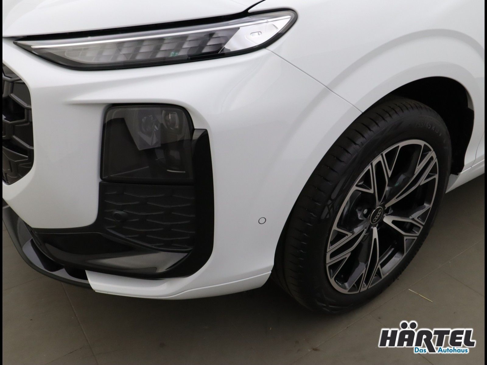 Audi Q3 S-LINE 35 TFSI S TRONIC (+ACC-RADAR+LEDER)