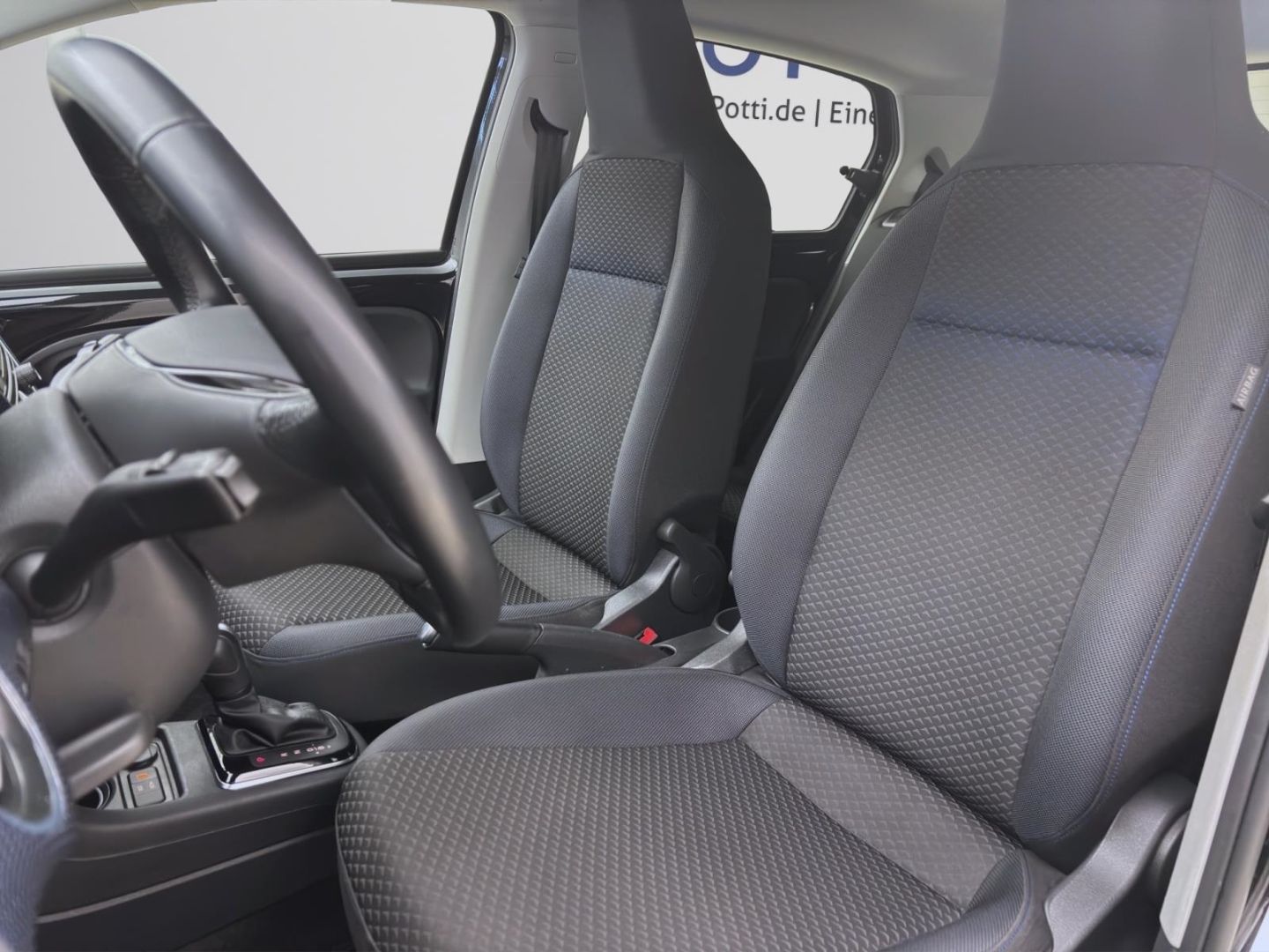 Volkswagen up e-up! - Samsaru's Car Outlet