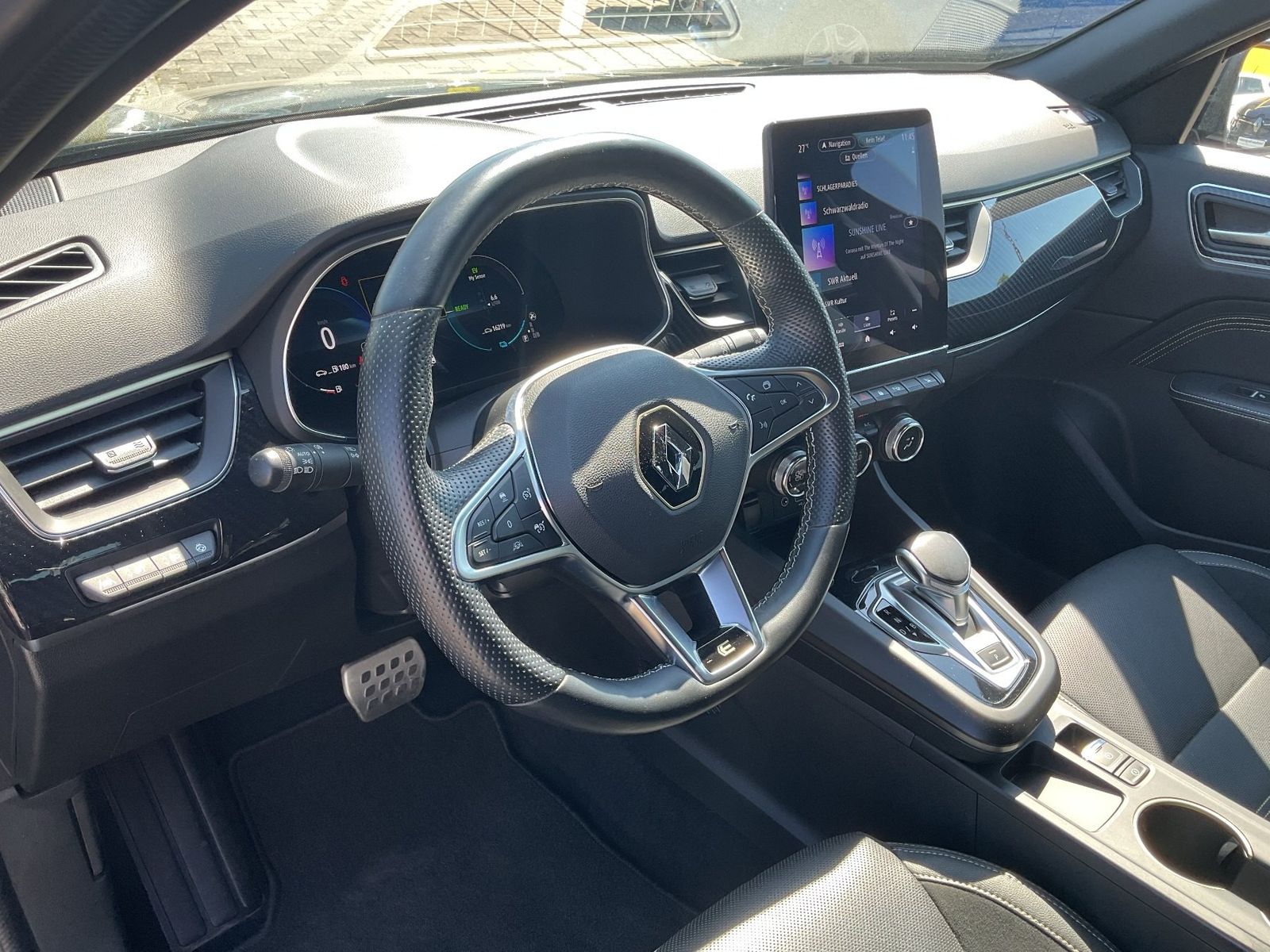 Renault Arkana E-TECH engineered hybrid 145 - Samsaru's Car Outlet