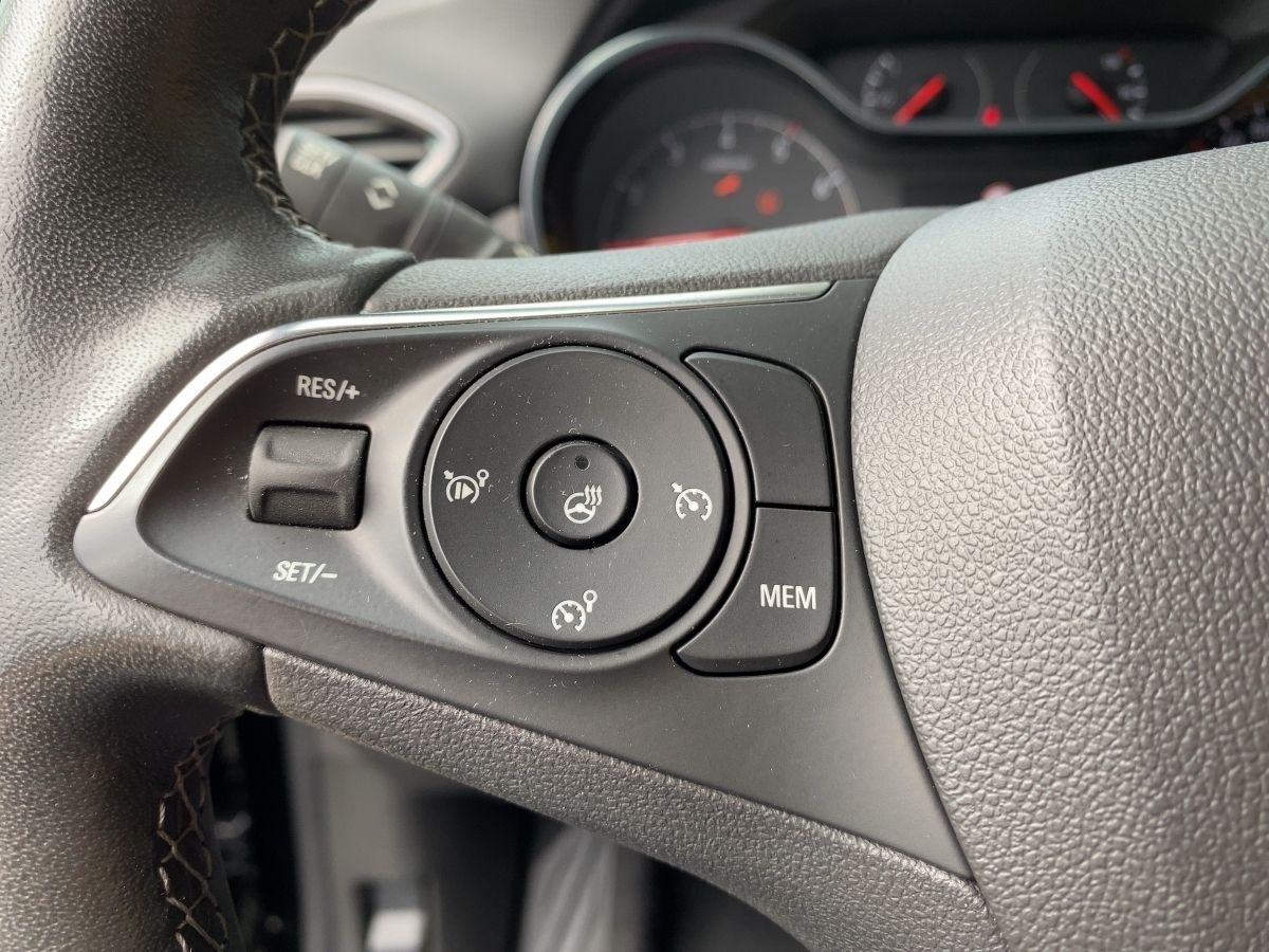 Opel Crossland GS Line - Samsaru's Car Outlet