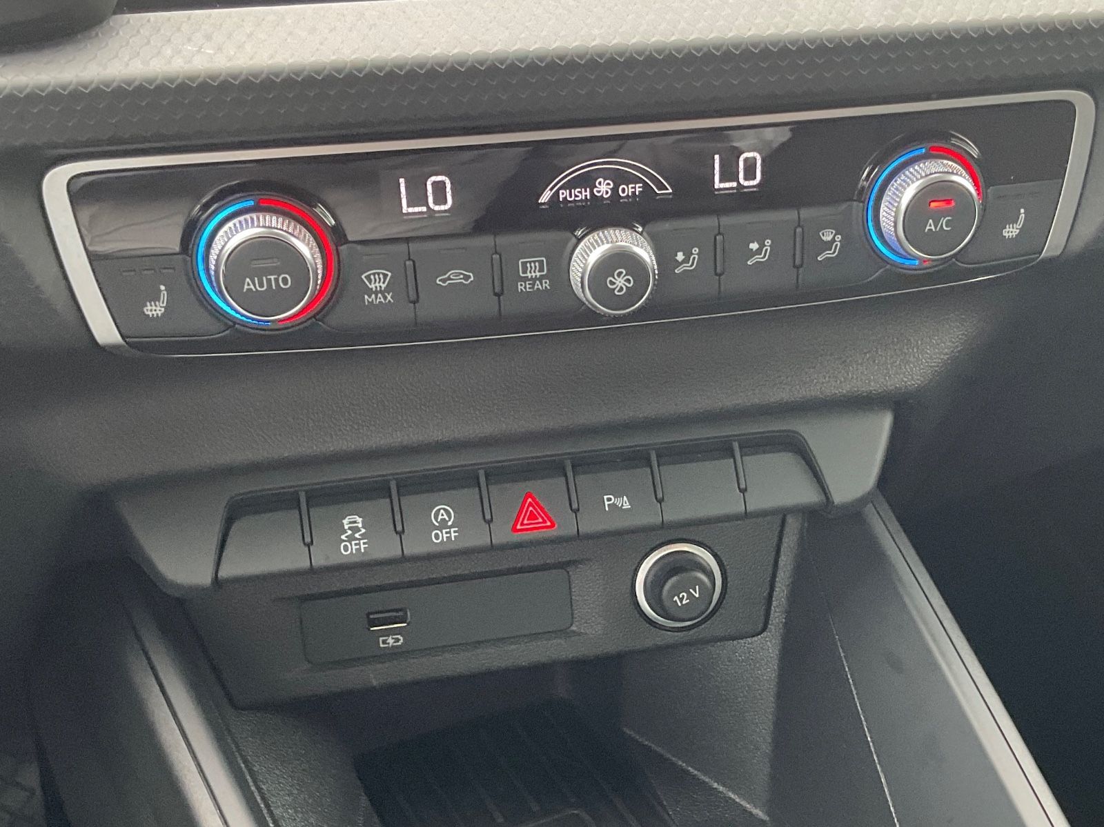 Audi A1 SB 25 TFSI basis S-Tronic - Samsaru's Car Outlet