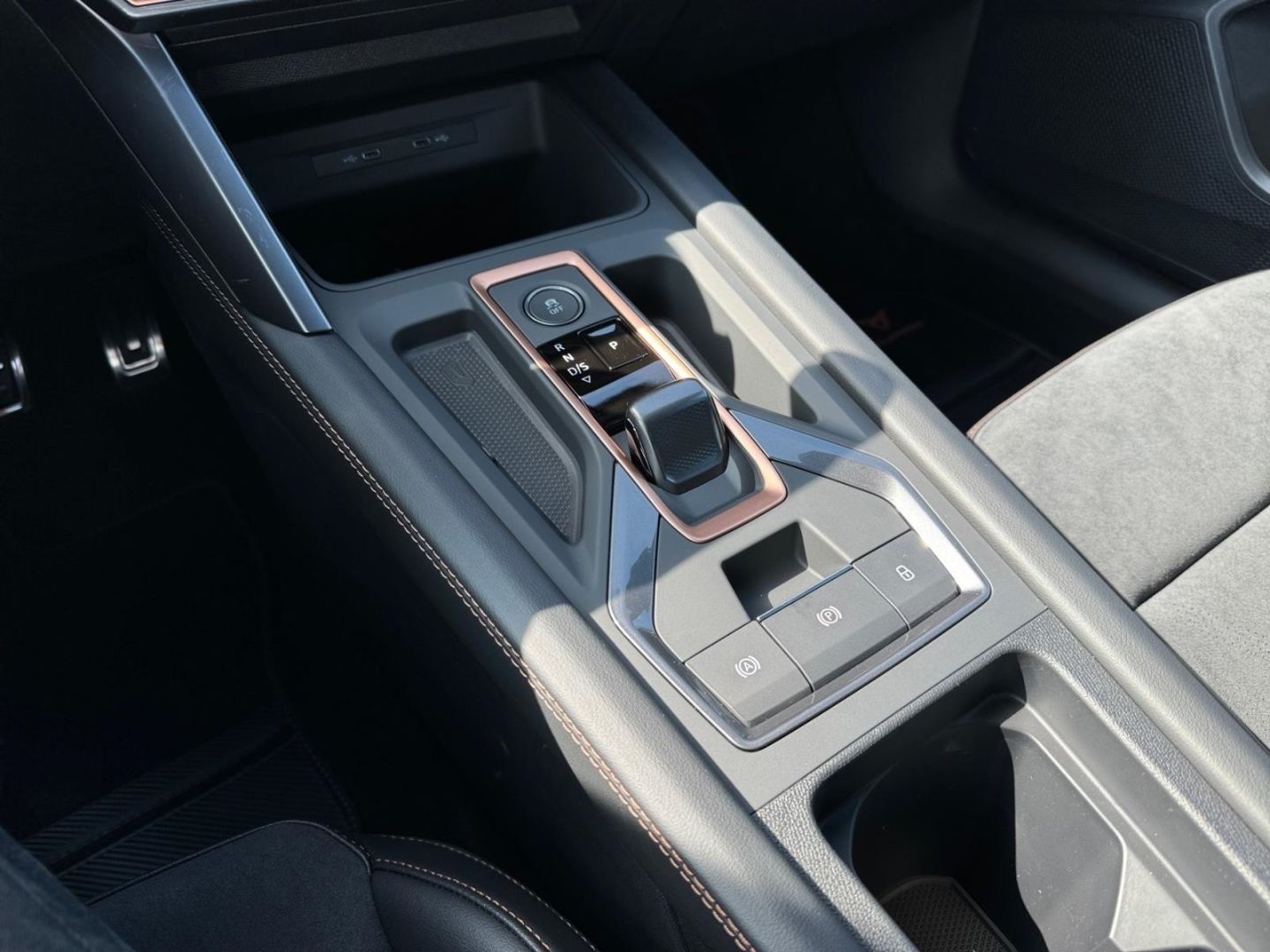 Cupra Formentor 1.5 e-Hybrid VZ AHK Matrix Sennheiser