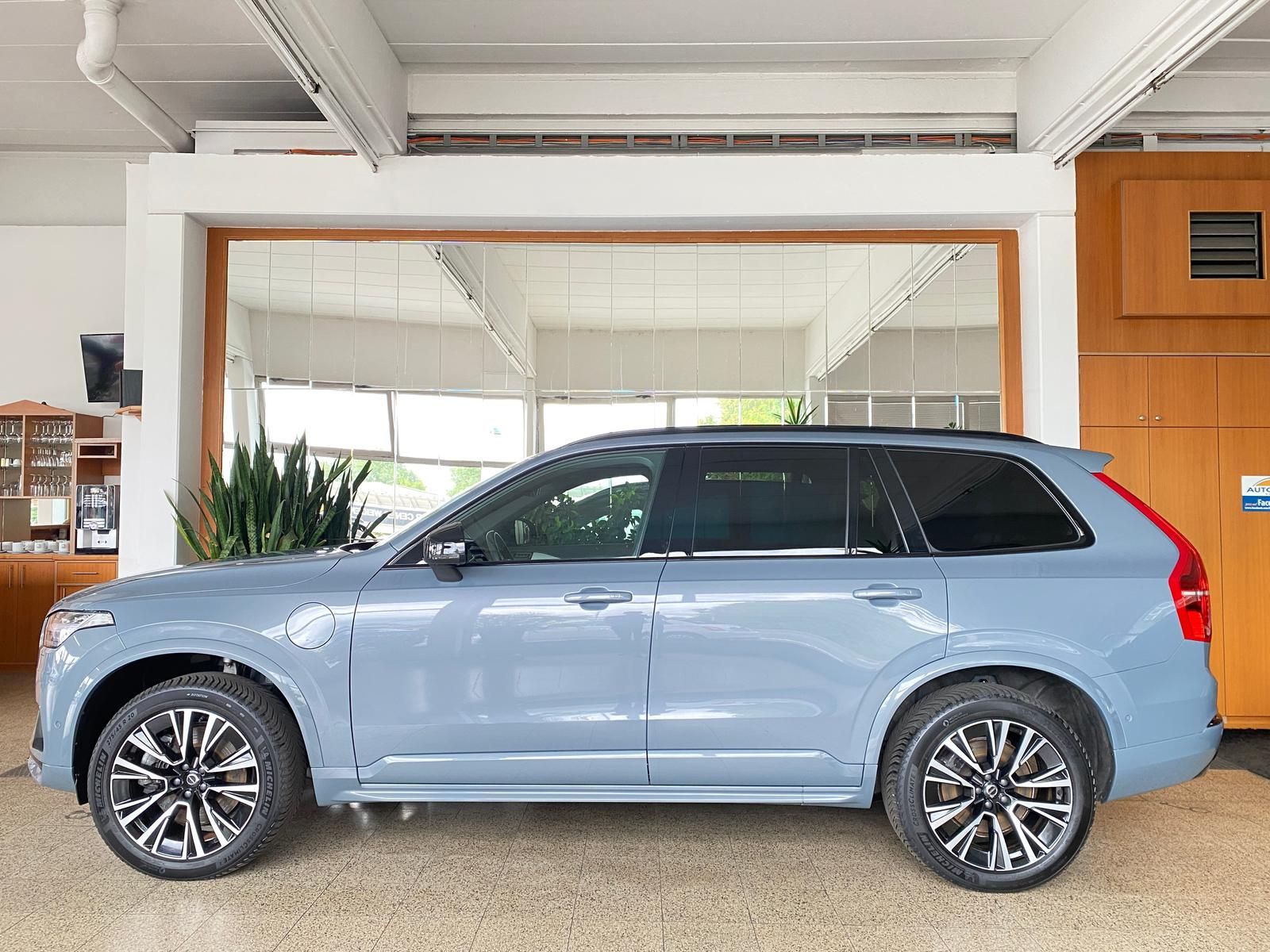 Volvo XC90 T8 Twin Engine Plug-In Hybrid AWD Plus Dark